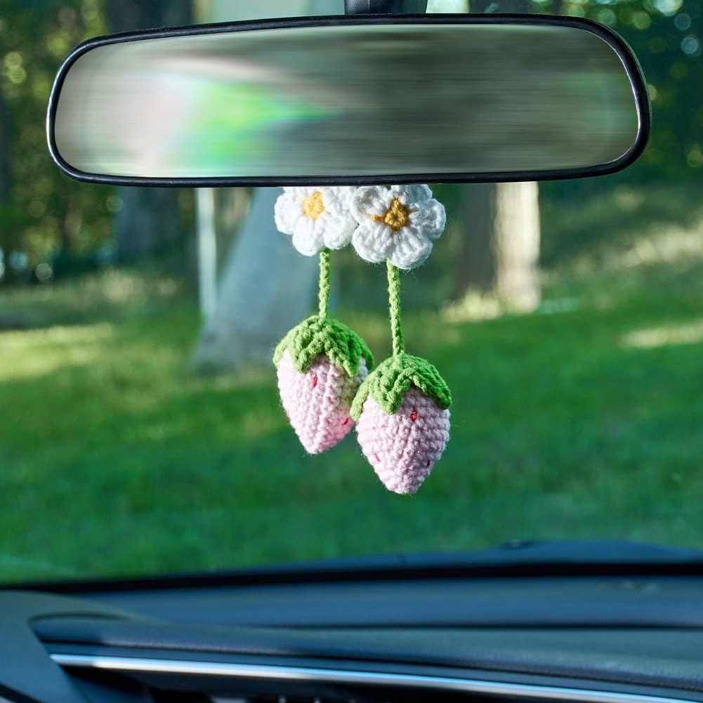 Detalle 2 de JSCARLIFE Strawberry Crochet Car Hanging Charm 3.5cm