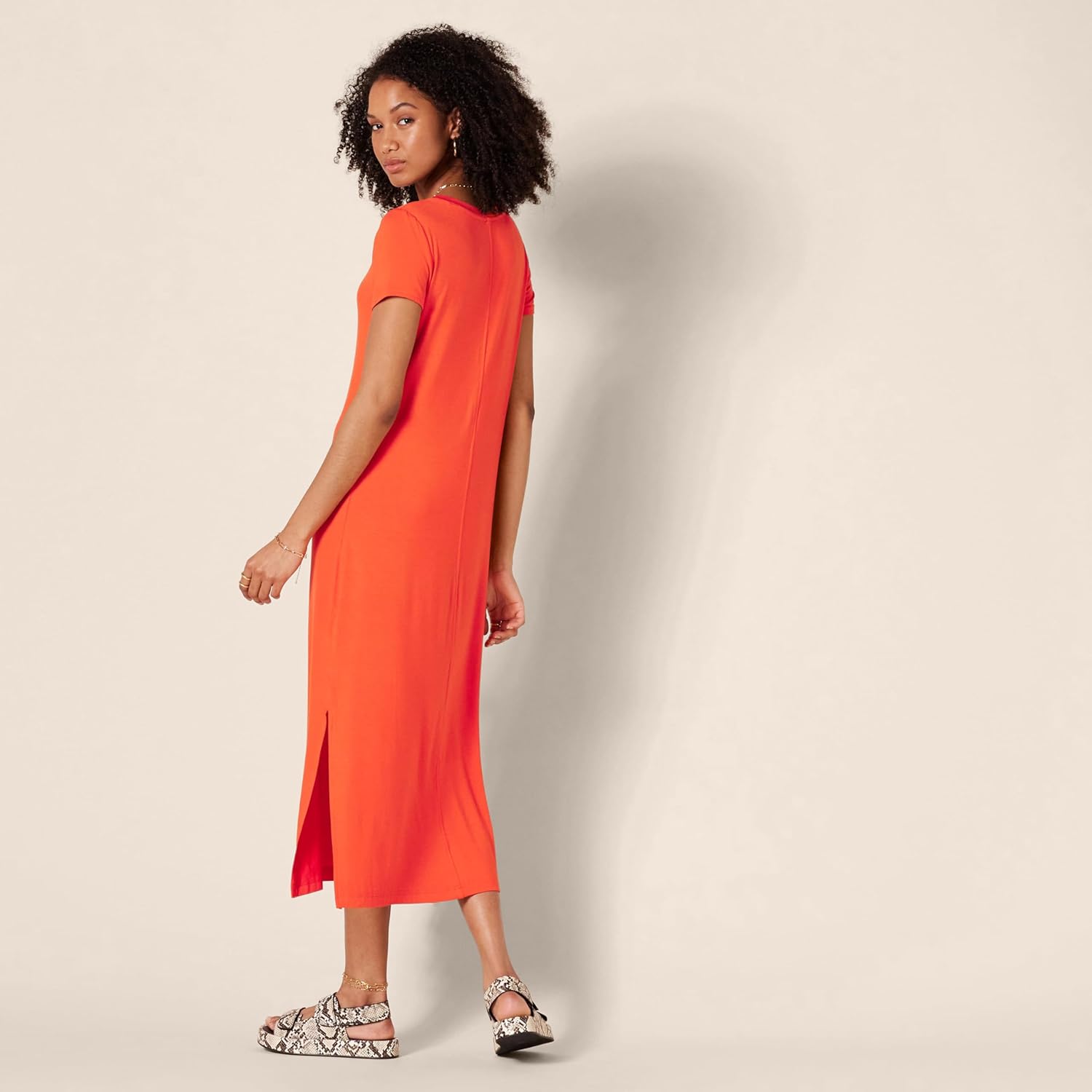 Detalle de Amazon Essentials Women's Stretchy V-Neck Midi Dress in Viscose Jersey