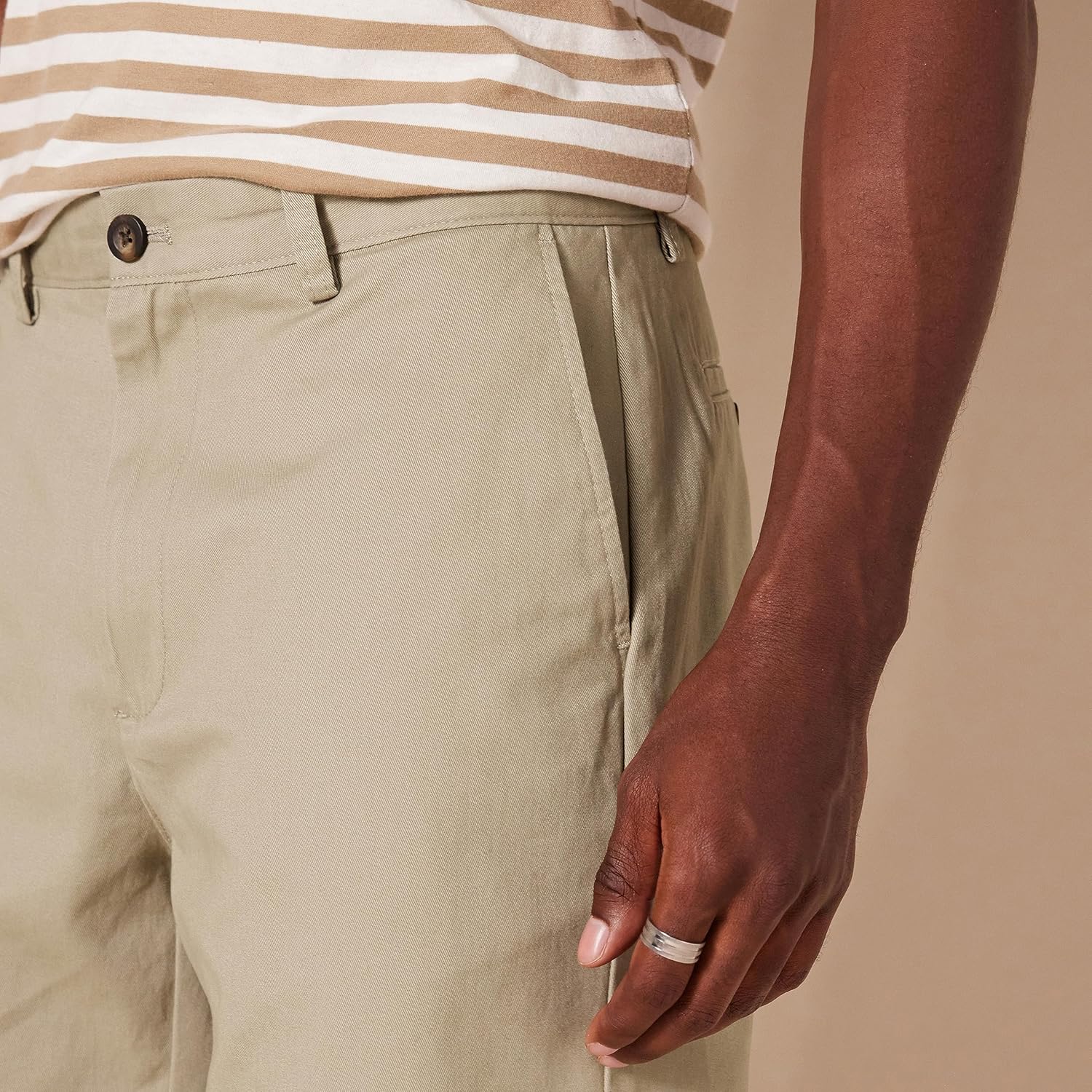 Thumbnail 3 de Amazon Essentials Men's Classic-Fit 7” Chino Shorts (18 cm Inseam)