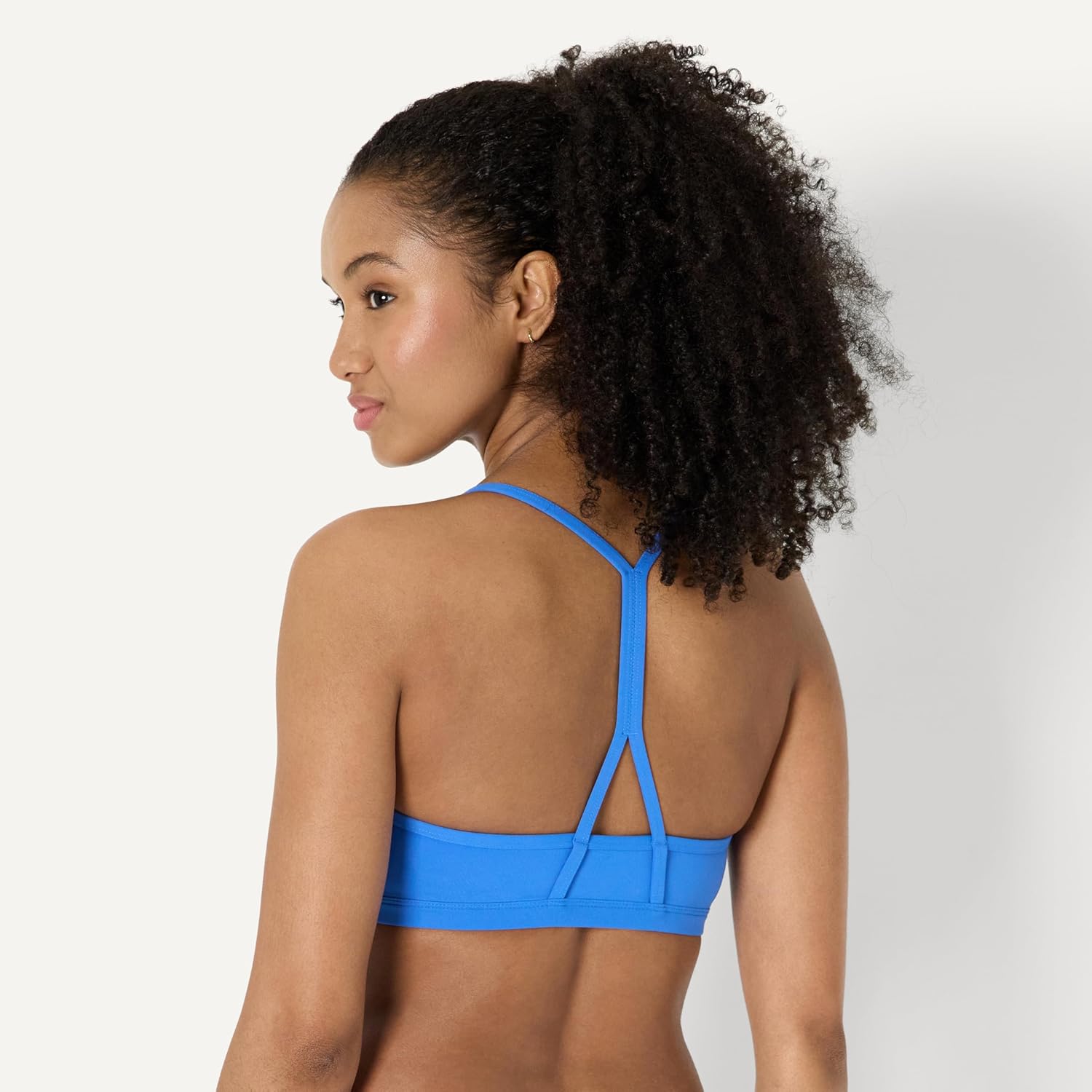 Thumbnail 2 de Amazon Essentials Women’s Active FormFlex Buttery Soft Light Support Y-Back Thin Strap Yoga Sports Bra