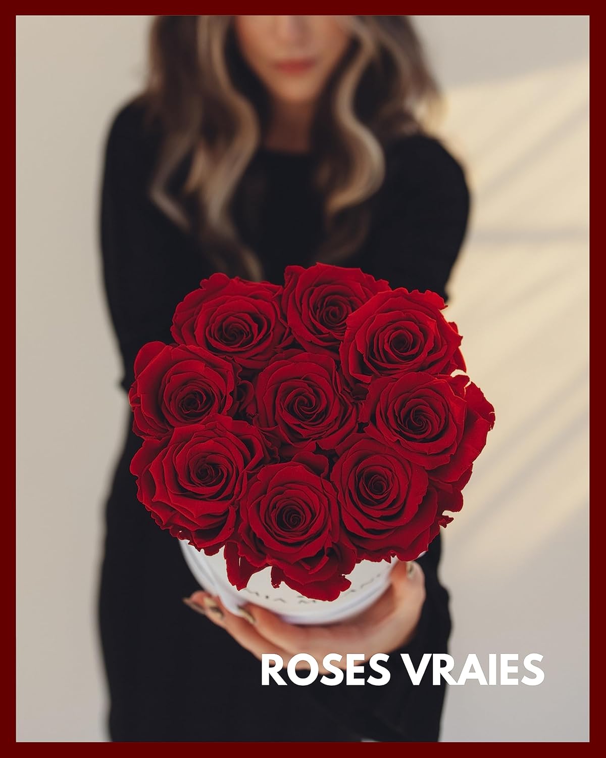 Detalle de Infinity Roses Bordeaux – 9 roses préservées en flowerbox blanche durable, conservation 3 ans