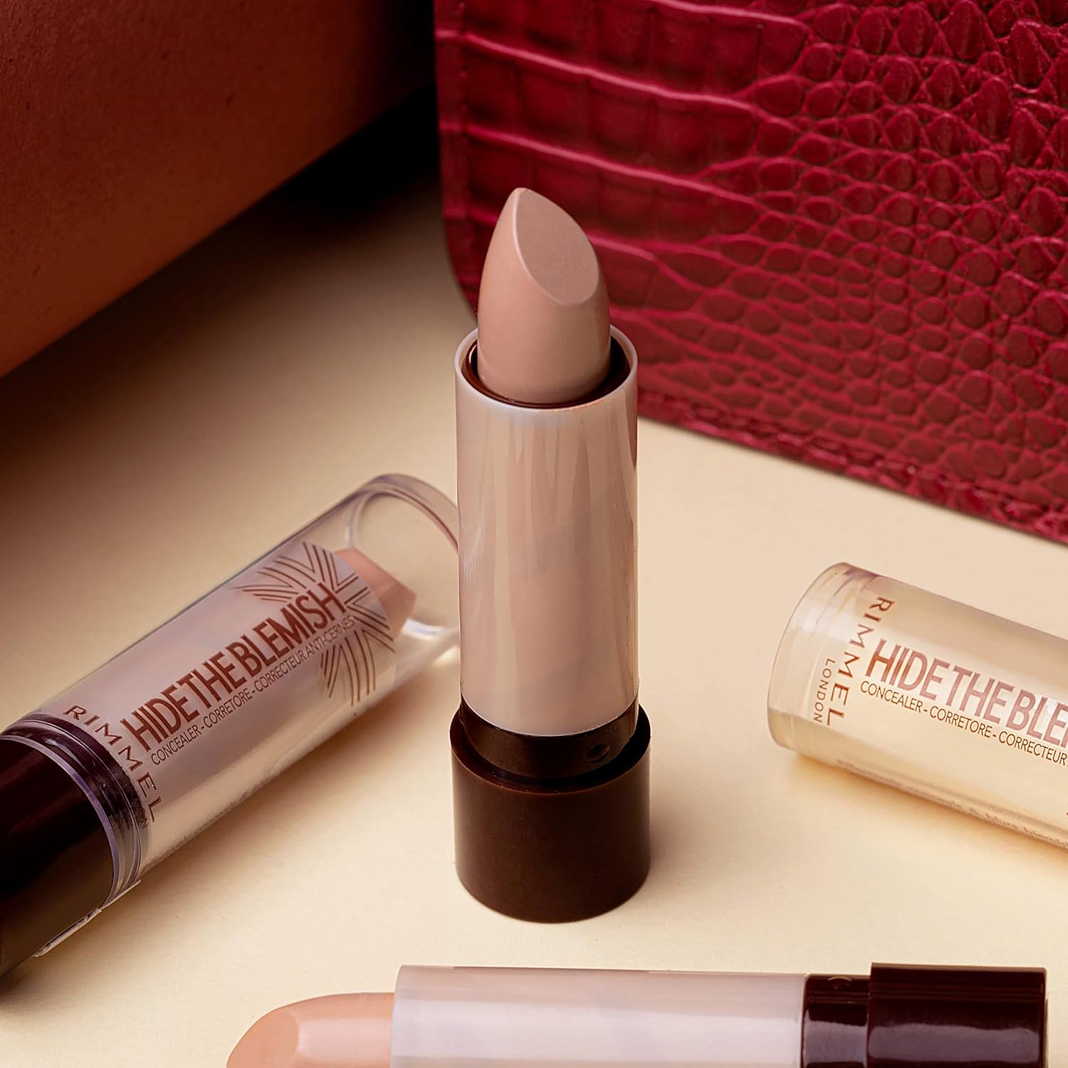 Detalle de Rimmel London Hide the Blemish concealerpenna, Sand, 4,5 g, oljefri