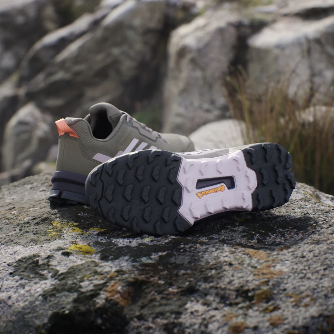 Detalle de Adidas Terrex AX4 Hiking: Zapatilla de senderismo en verde