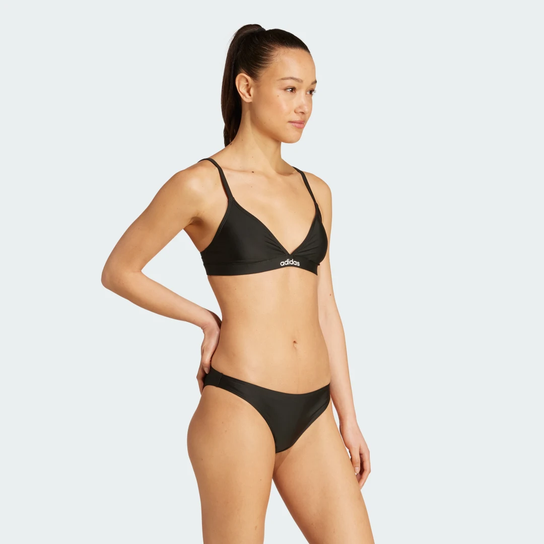 Detalle de Conjunto de bikini triangular con tirantes bidireccionales de Adidas en negro