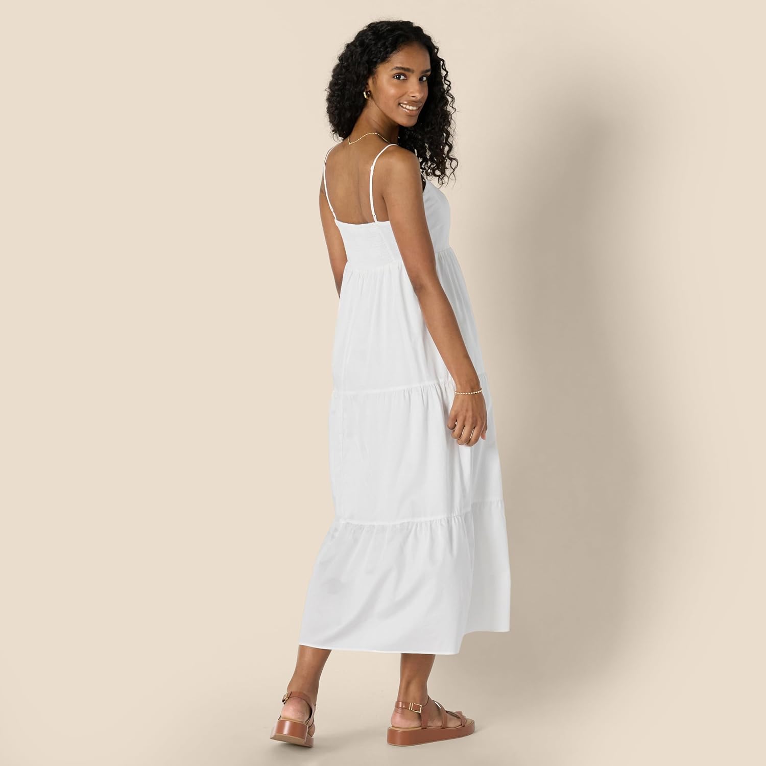 Thumbnail 2 de Amazon Essentials Damen gestuftes Fit-and-Flare-Maxikleid aus Baumwollsatin mit Empire-Taille
