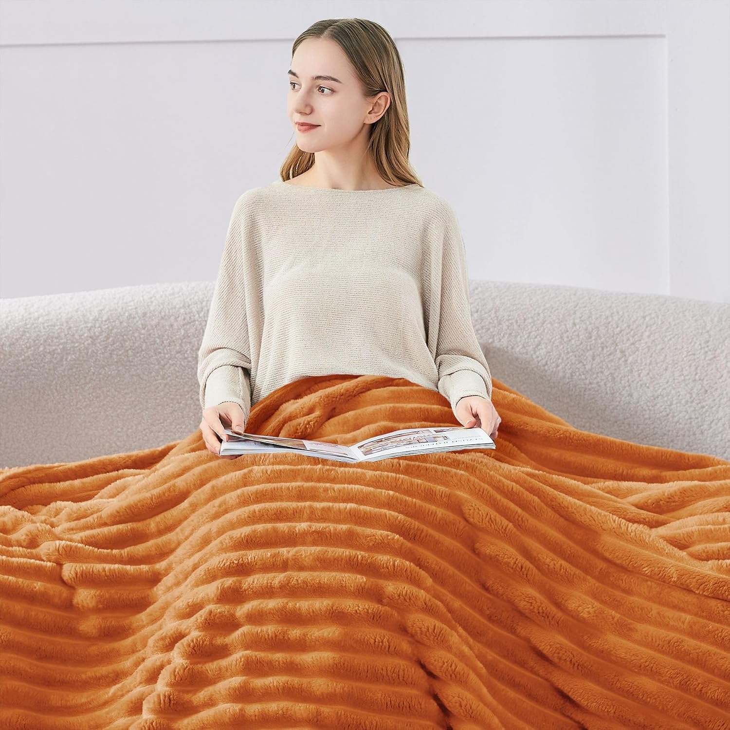 Detalle de BEDELITE Fall Throw Blanket for Couch – 300GSM Soft, Warm Fluffy Fleece, 50"x60", Burnt Orange Striped