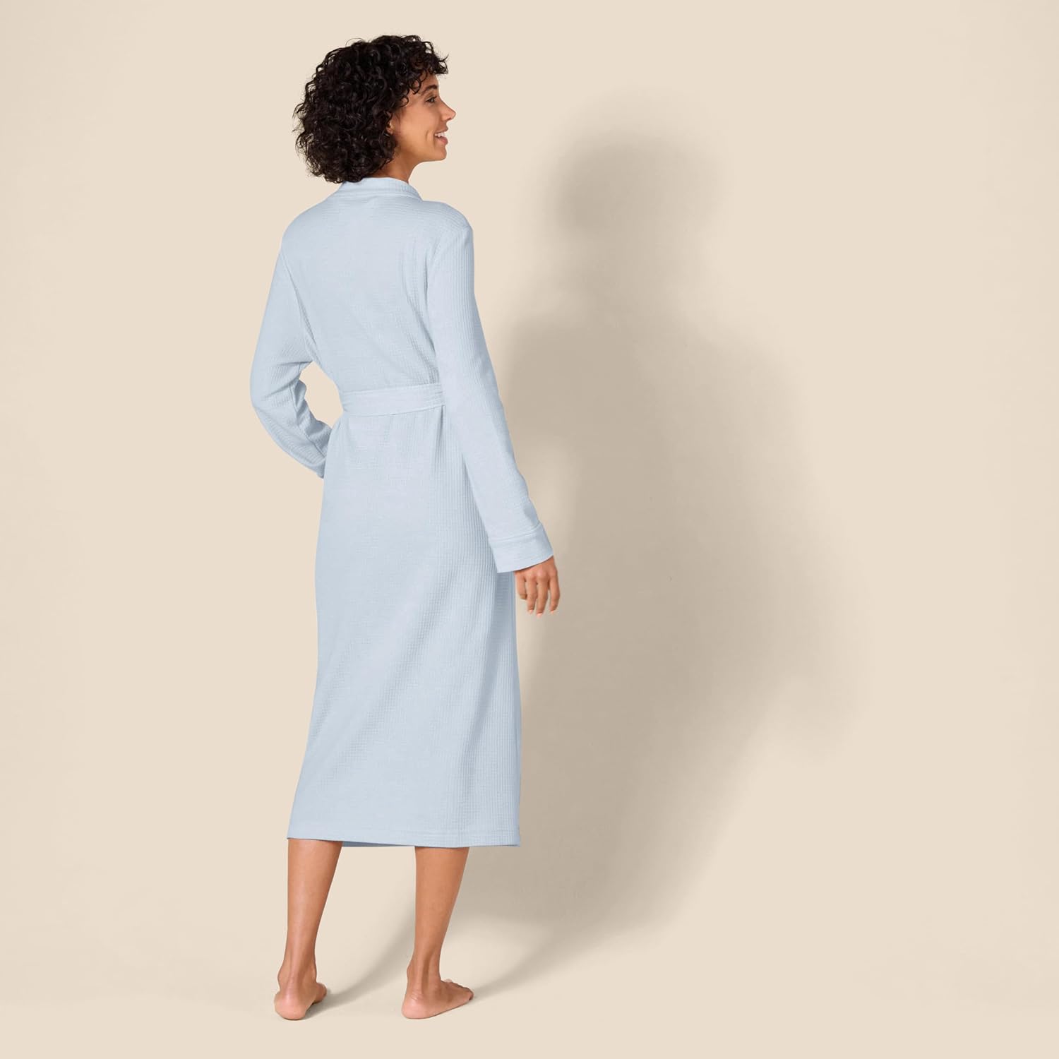 Thumbnail 2 de Amazon Essentials Women's Lightweight Waffle Full-Length Bath Robe with Pockets (Plus Size Available)
