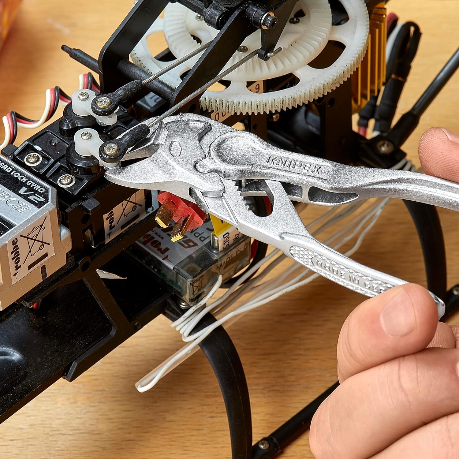 Thumbnail 4 de Knipex 86 04 100 BK XS Pliers Wrench (100 mm) – pliers and integrated wrench in one tool