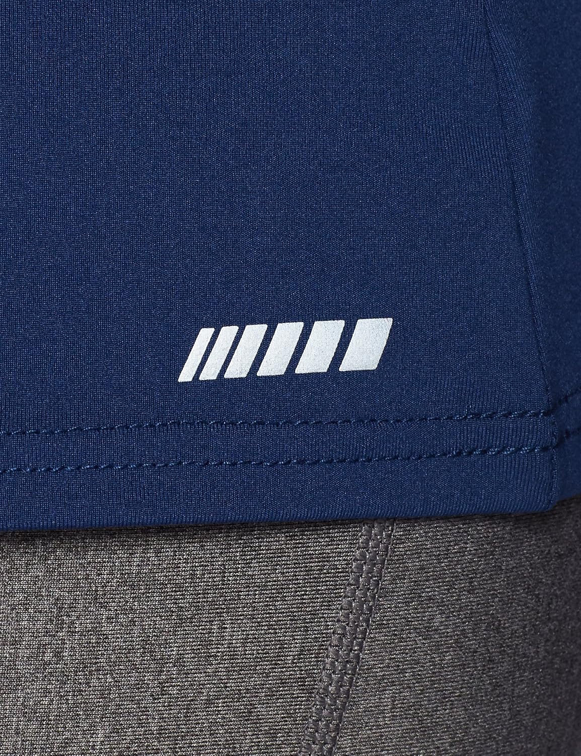 Detalle 2 de Amazon Essentials Langarmshirt leicht schnelltrocknend