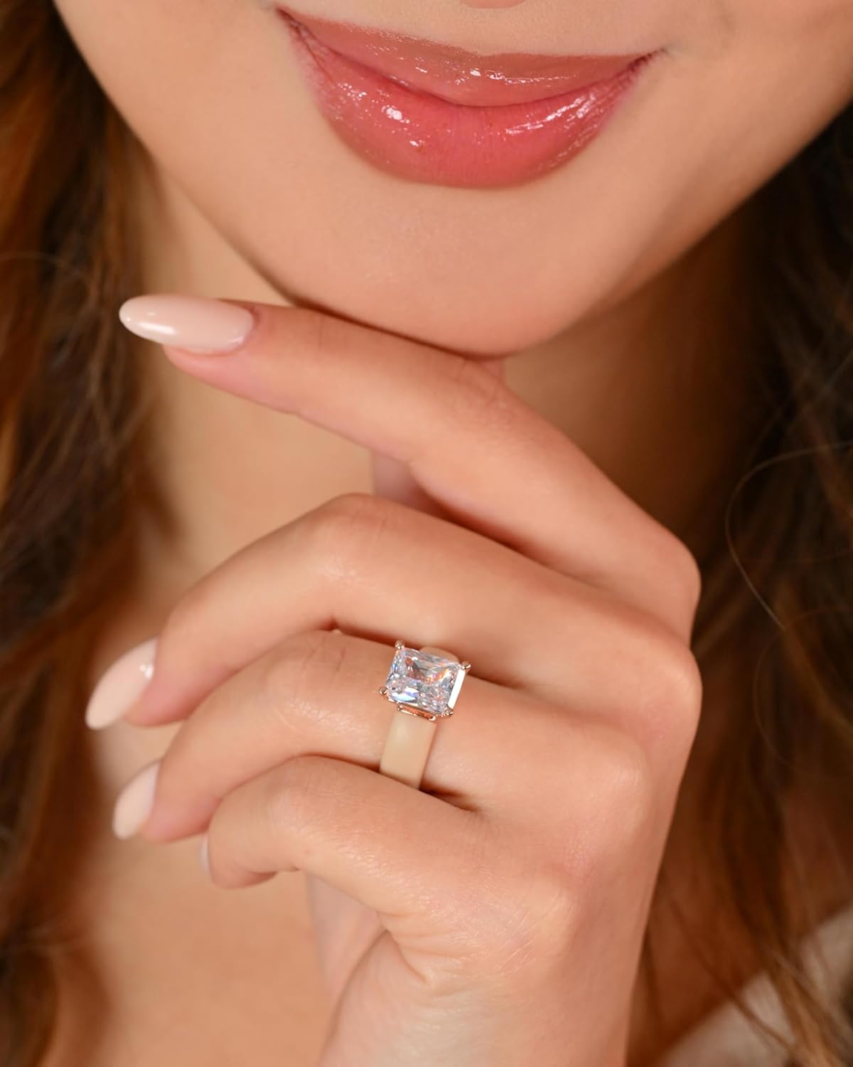 Detalle de Rinfit Silicone Ring with Stone – Emerald Cut CZ Solitaire Engagement Ring for Women
