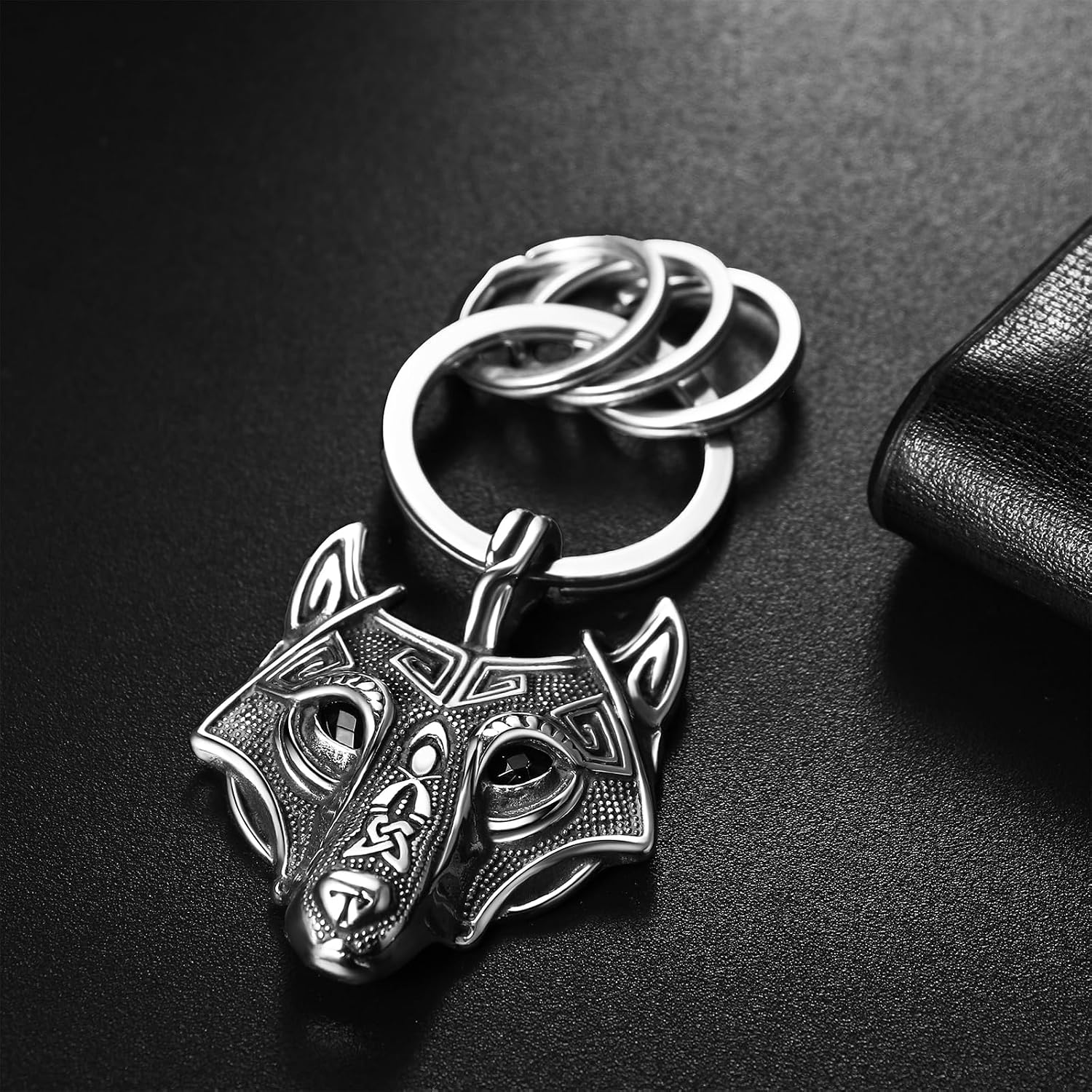 Thumbnail 4 de OIDEA Wolfskopf Schlüsselanhänger – Wikinger Schmuck aus Edelstahl mit Schlüsselring