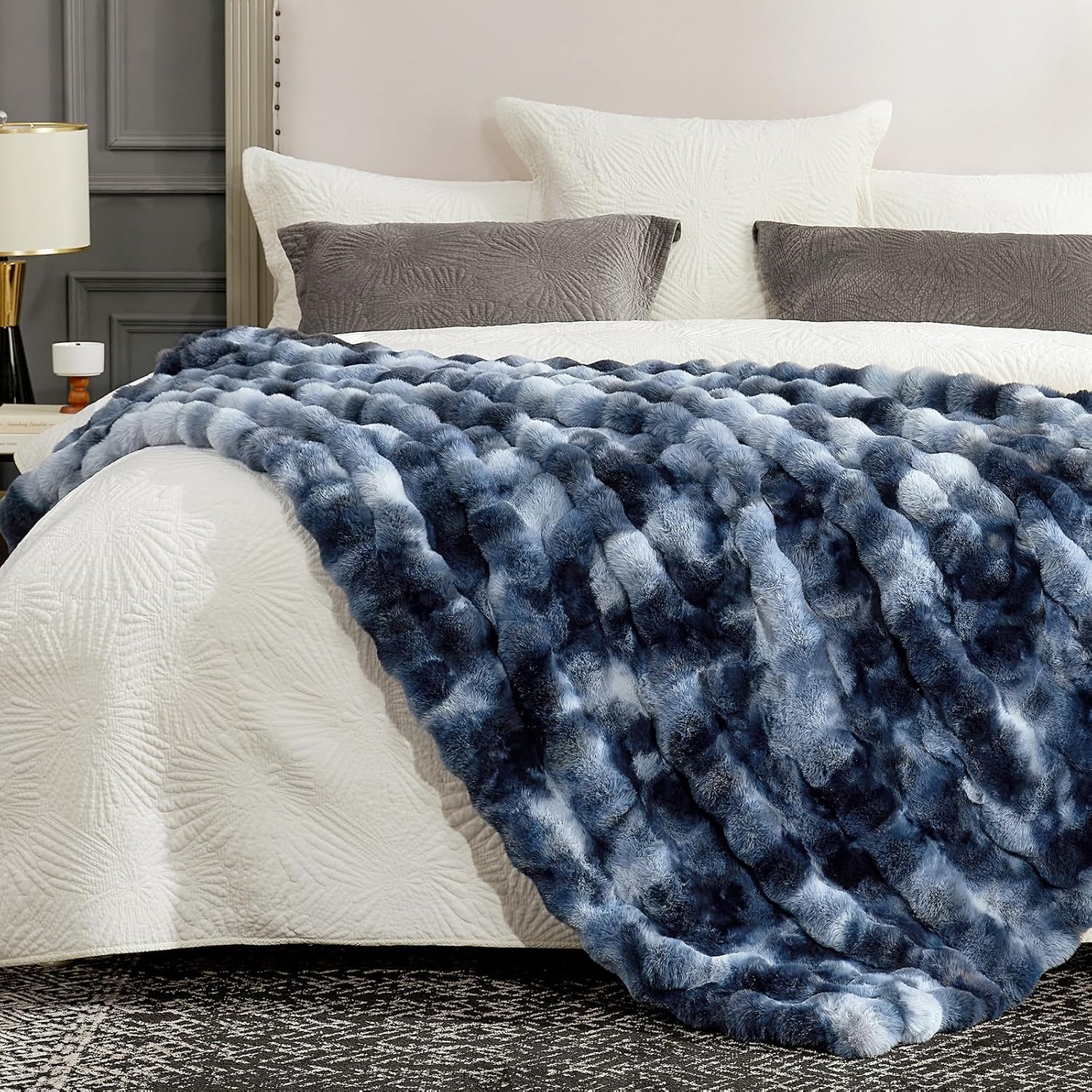Thumbnail 2 de Cozy Bliss Faux Fur Throw Blanket 50x60