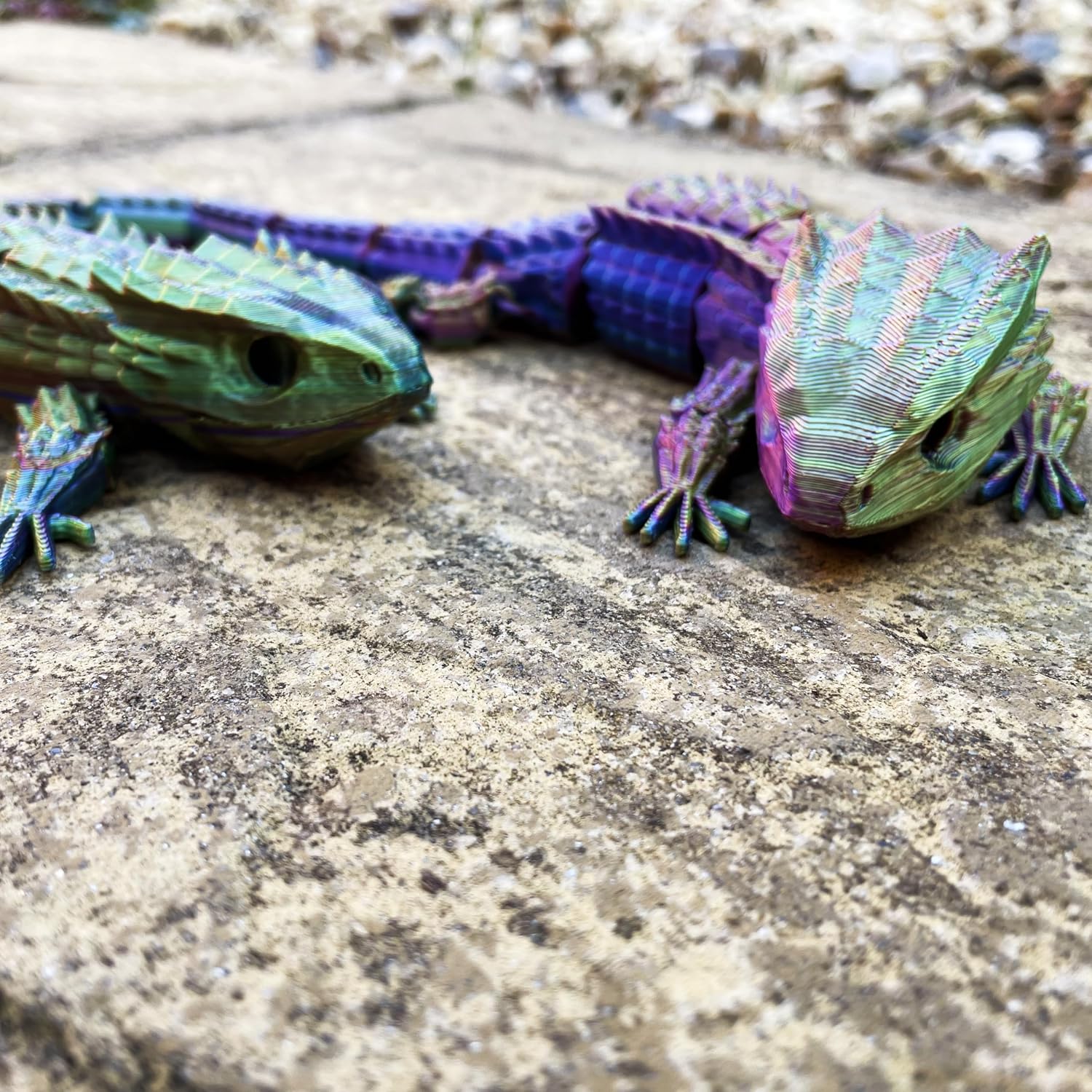Thumbnail 5 de RJW Design Store Large Reptile Fidget Toy – Articulated Lizard with Colour-Changing Gradient