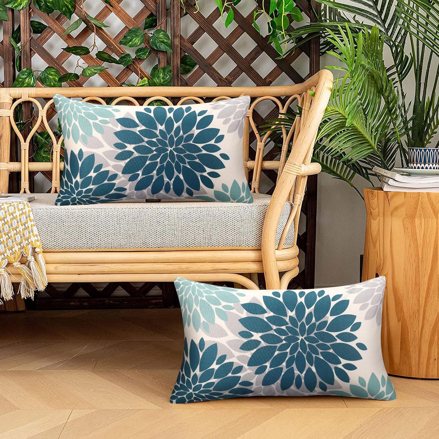 Detalle 2 de Serento Waterproof Cushion Covers (Set of 2) Blue, 30 x 50 cm