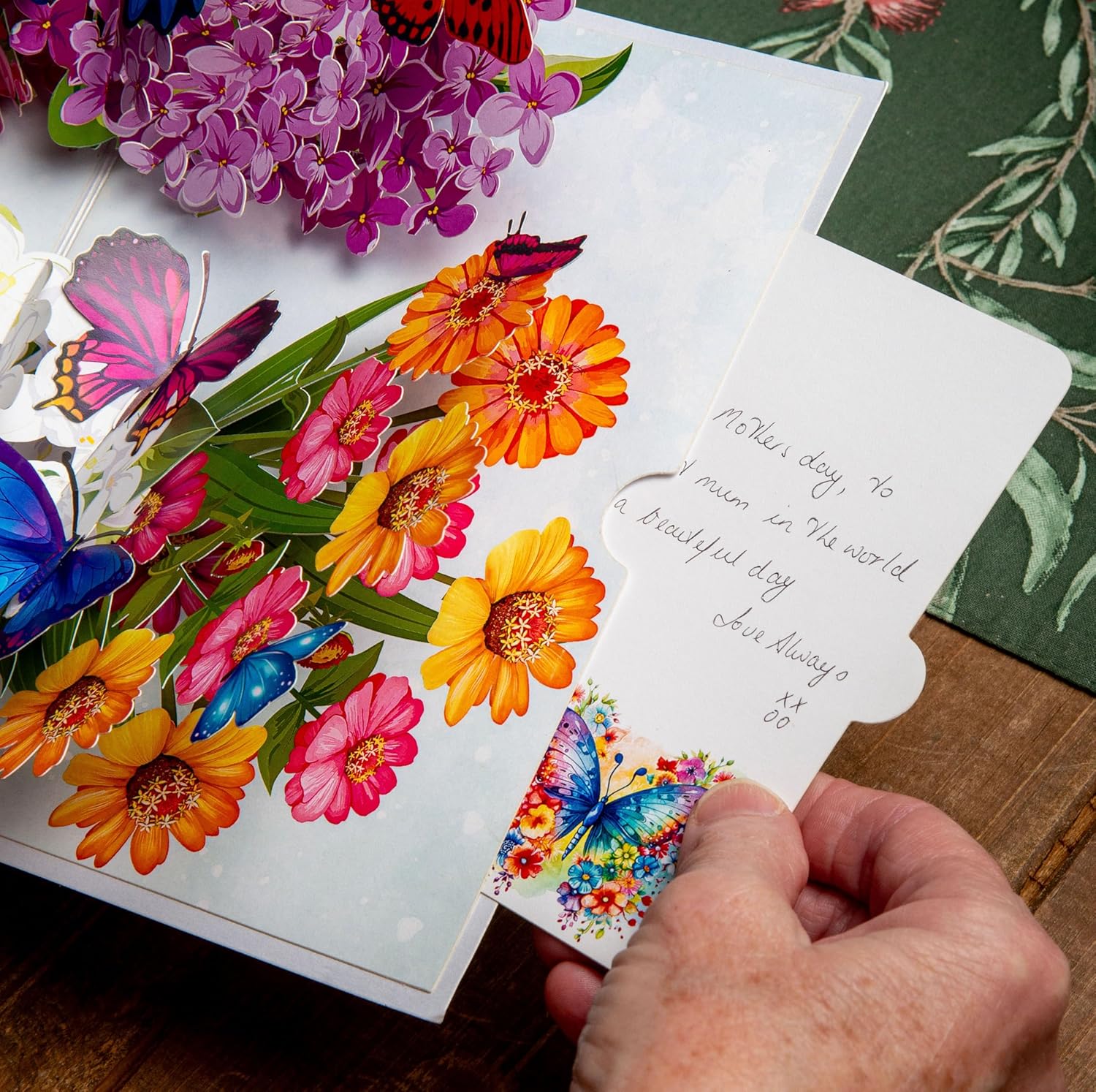 Thumbnail 2 de Devine Cards Pop Up Flower Greeting Card – Butterfly 🧾