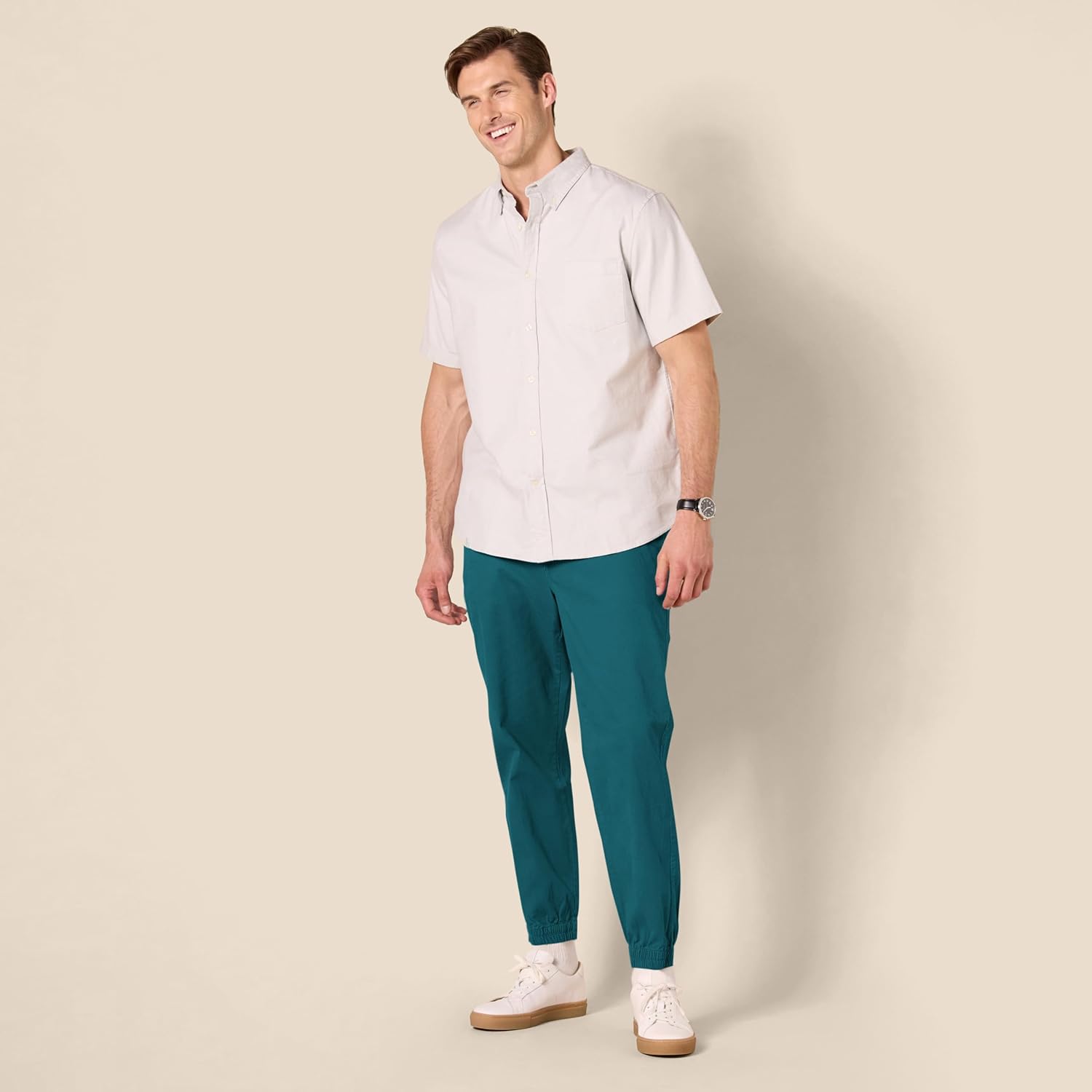 Thumbnail 6 de Amazon Essentials Men’s Straight-Fit Chino Jogger Trousers