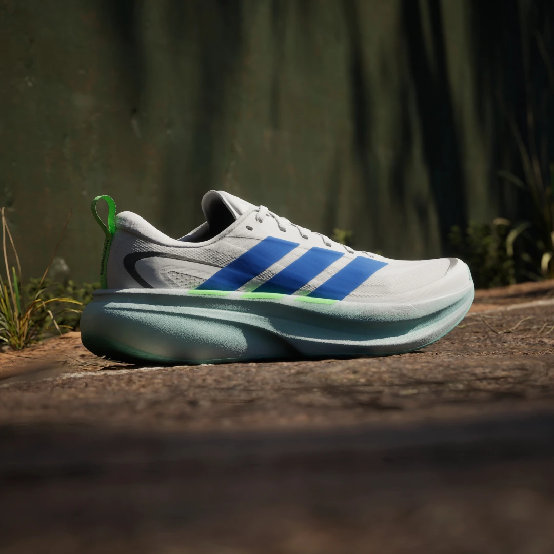 Detalle 2 de Adidas Supernova Glide: zapatilla de running en blanco para entrenamientos diarios