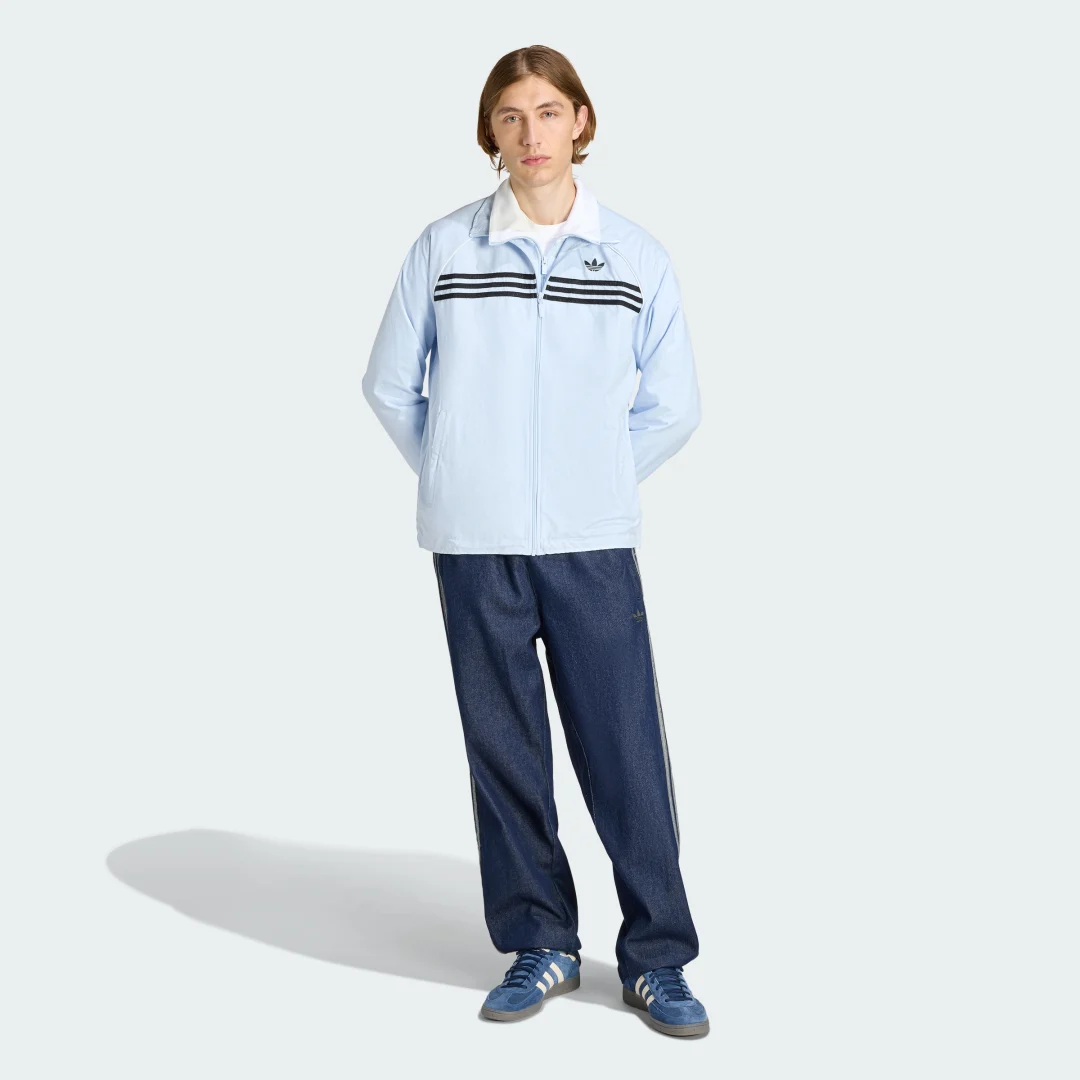 Detalle de Sudadera Chest Stripes de Adidas – azul