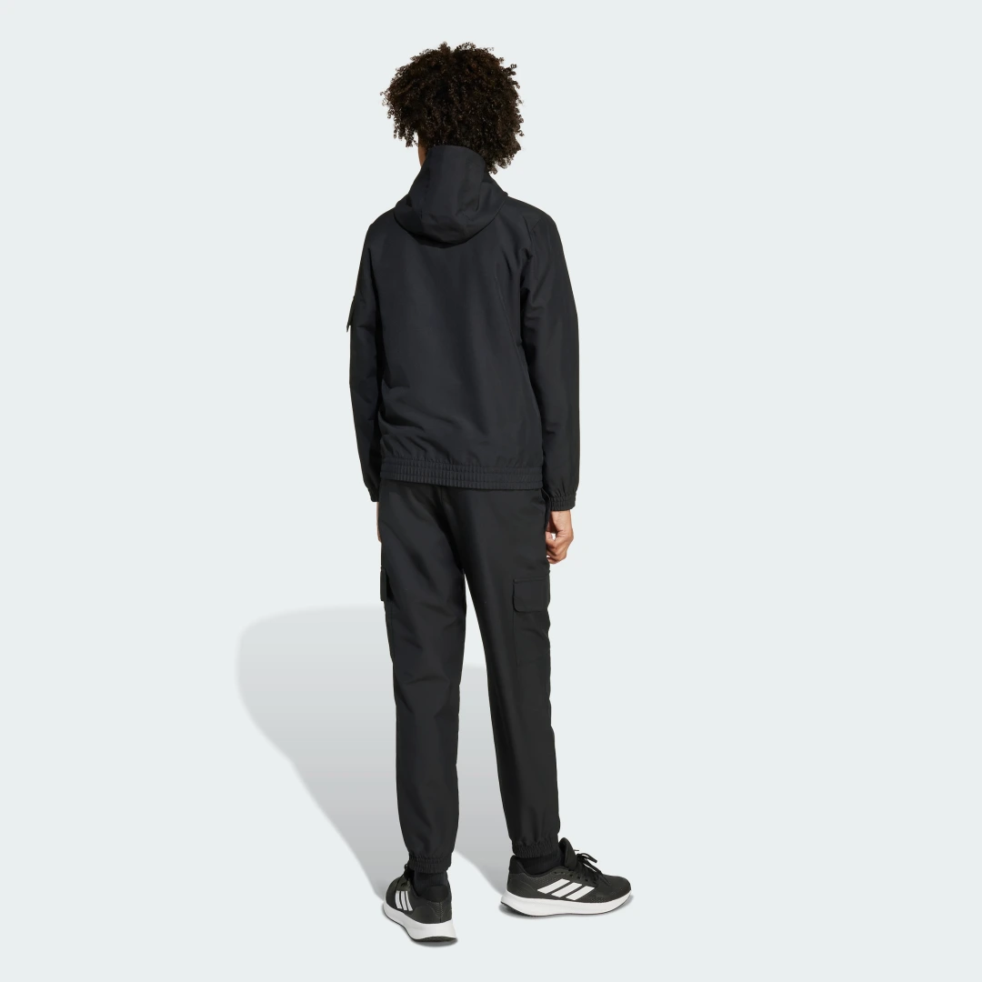 Thumbnail 3 de Chándal técnico estilo cargo de Adidas en negro