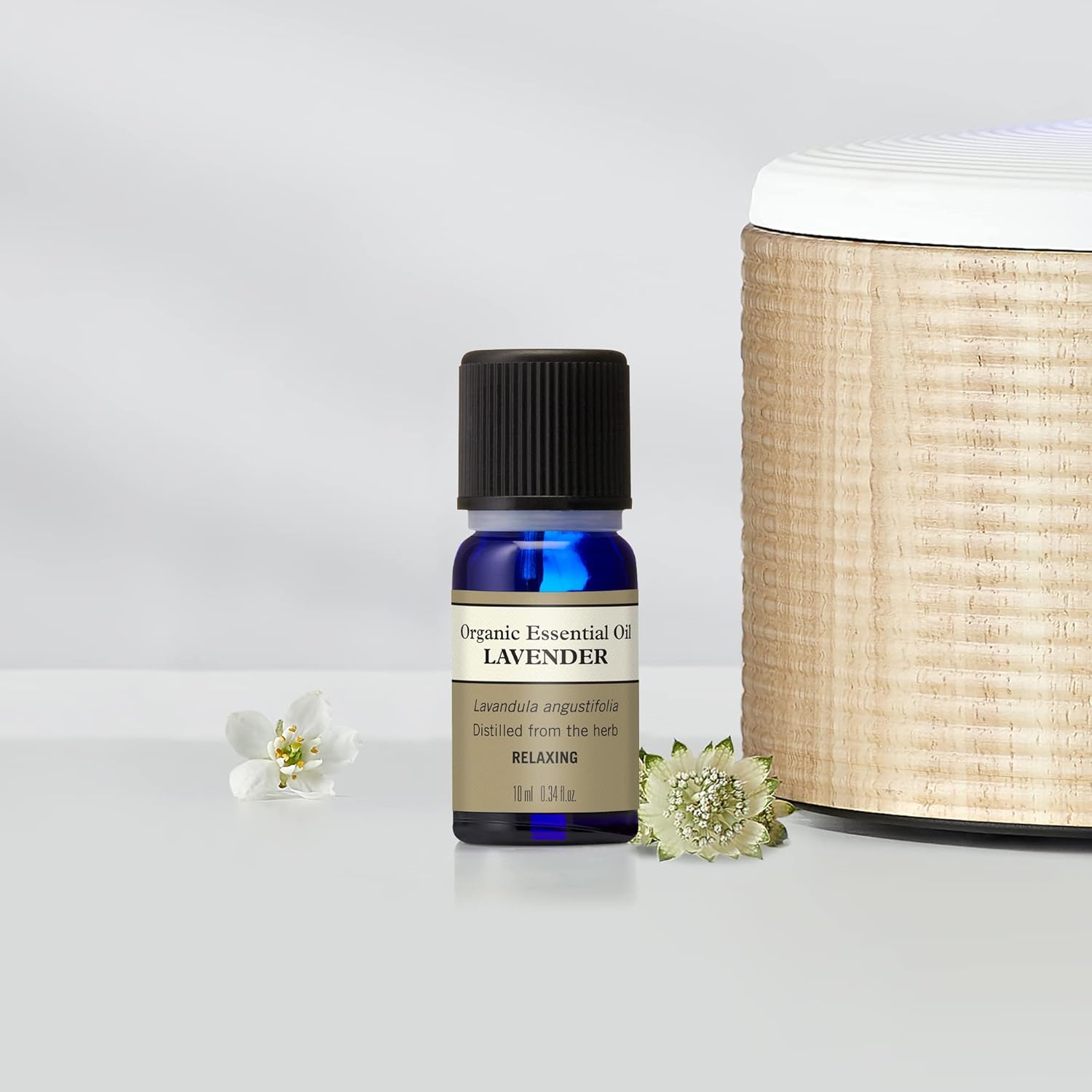 Thumbnail 1 de Neal’s Yard Remedies Organic Relaxing Essential Oil 10ml