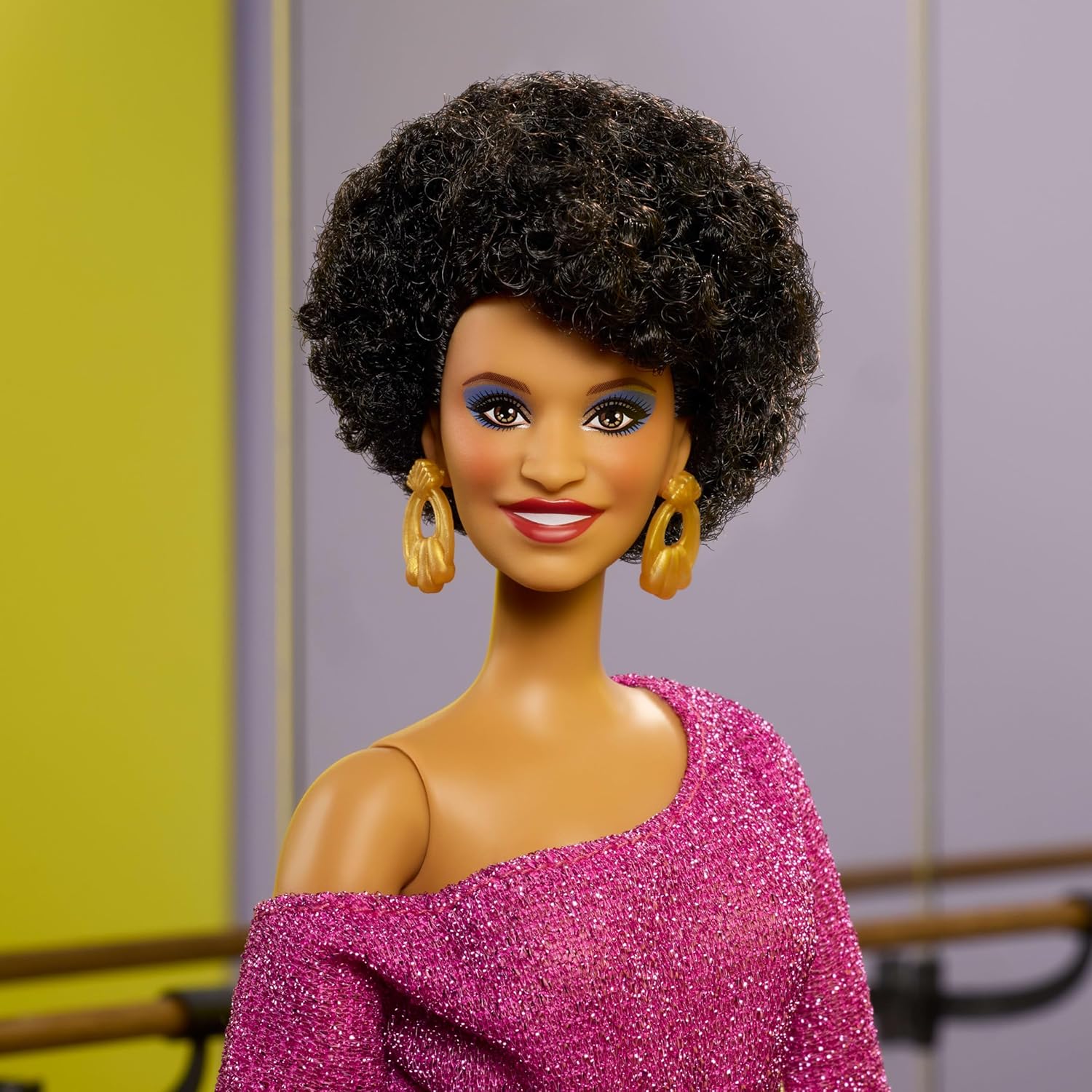 Thumbnail 1 de Barbie Signature Debbie Allen Tribute Doll — Posable, Dance-Inspired Collectible (JBJ24)