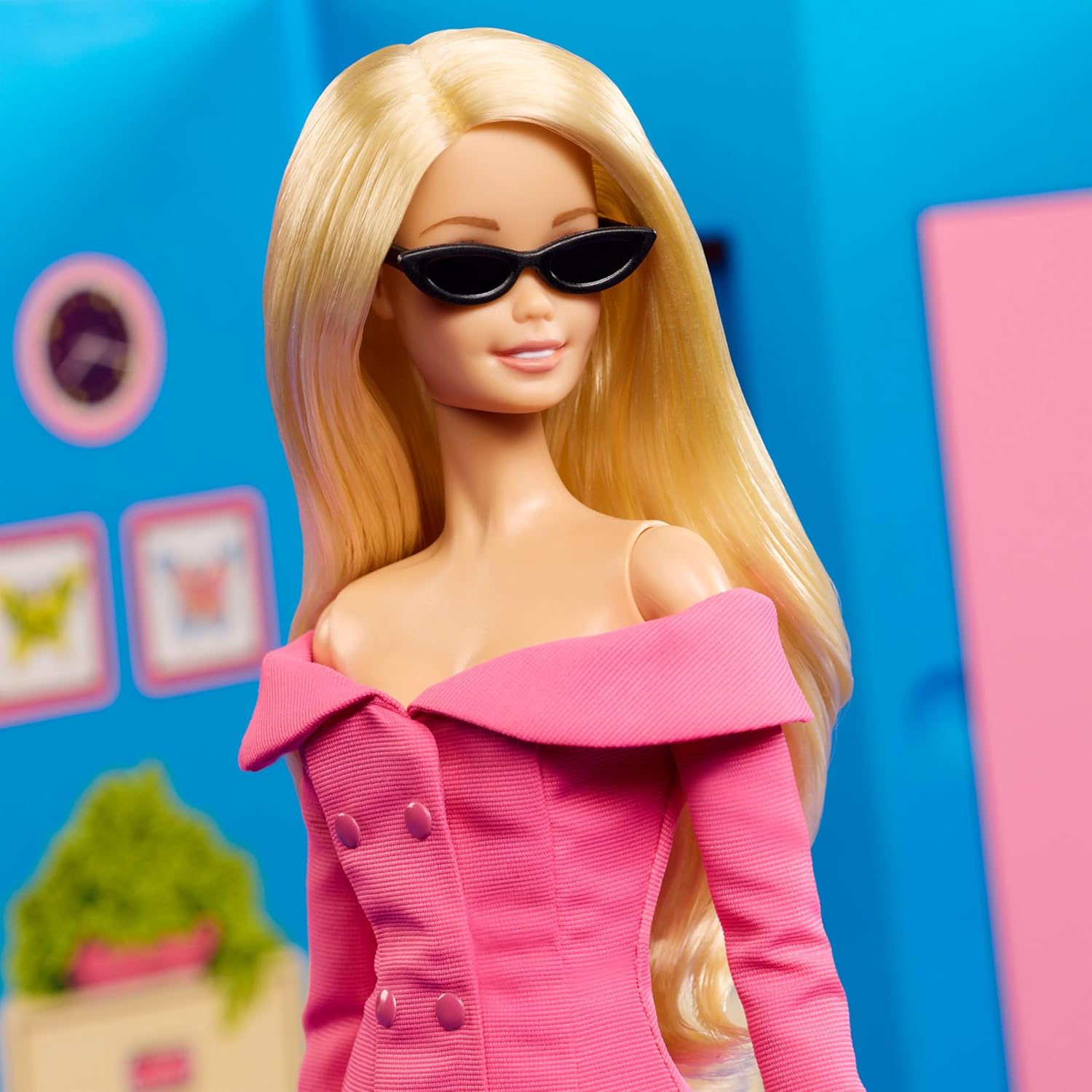 Thumbnail 2 de Barbie Signature Styled by Andrew Mukamal – Sammelpuppe JBH81 mit 3 Day-to-Night Looks