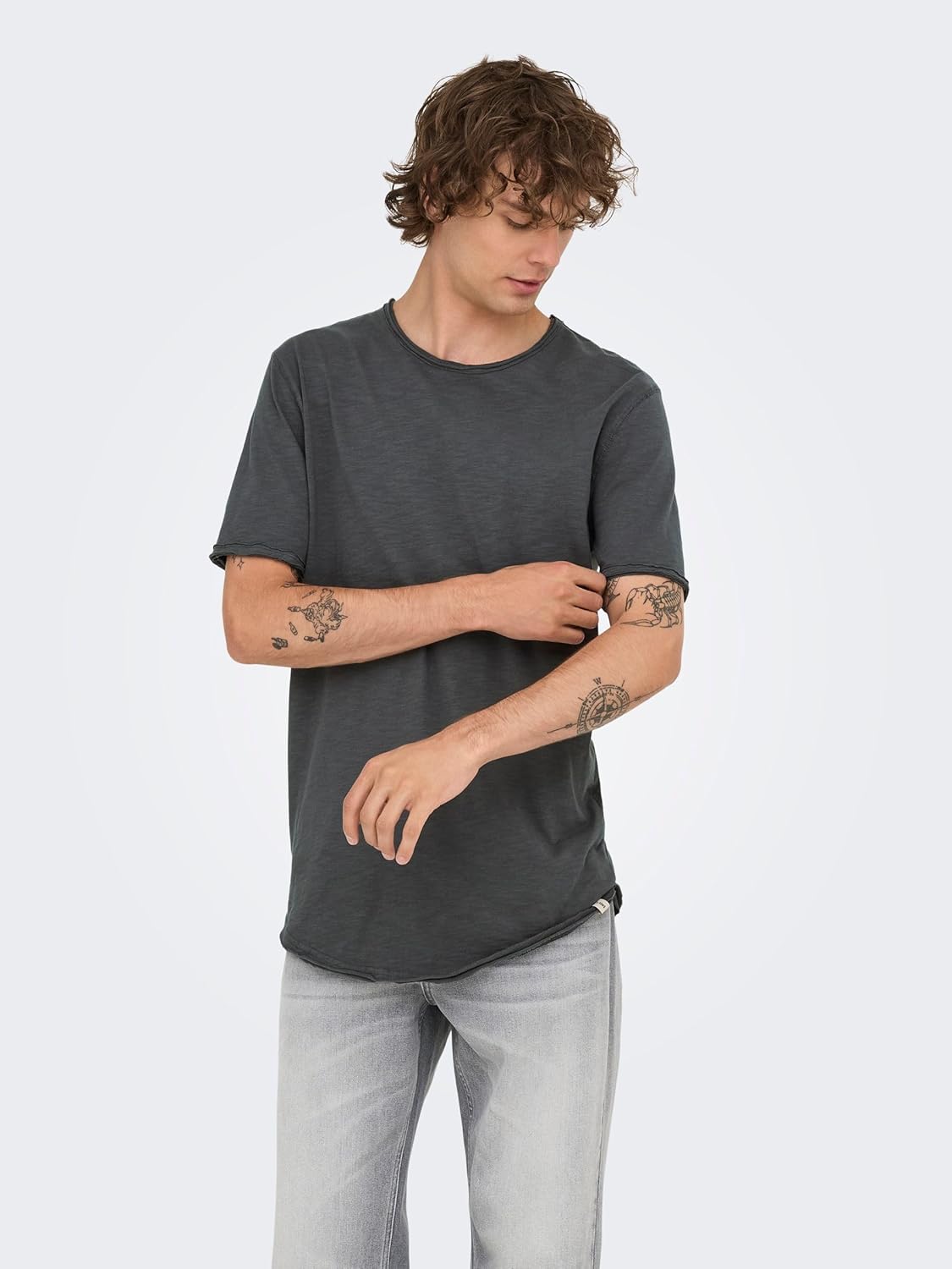 Thumbnail 1 de Only & Sons ONSBENNE T-Shirt – lang geschnitten, 100% Baumwolle