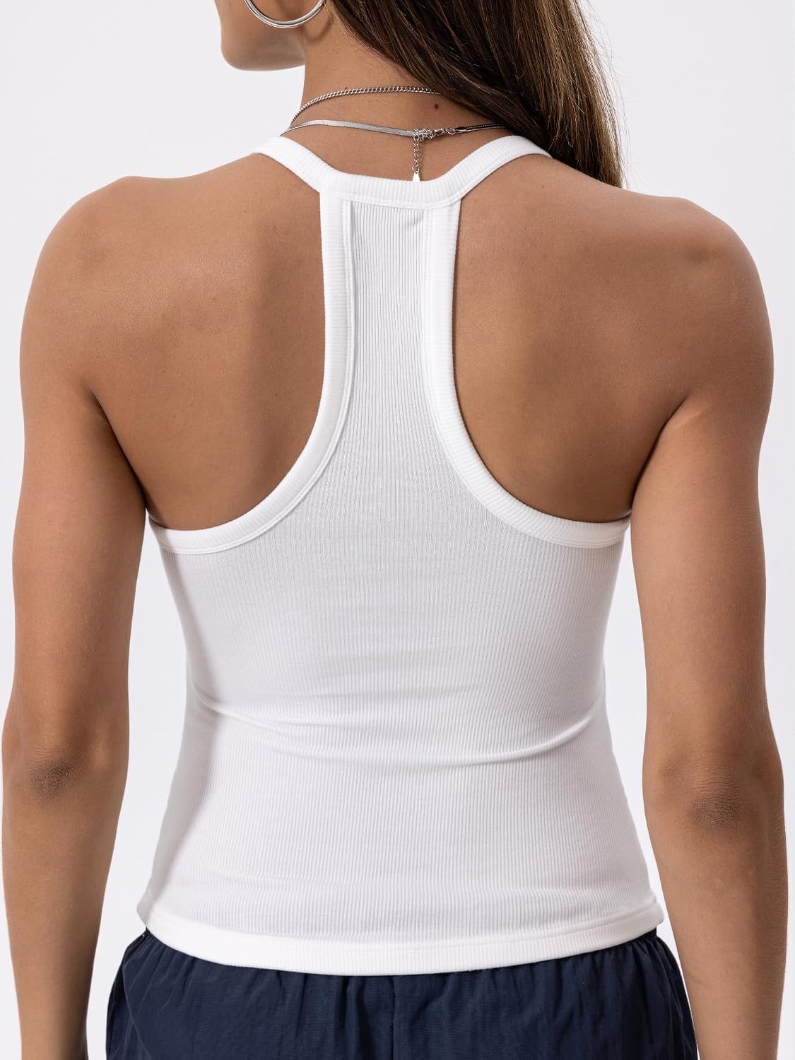 Detalle 2 de Danysu V-Neck Cotton Tank Tops with Built-In Shelf Bra (Racerback Camisole)