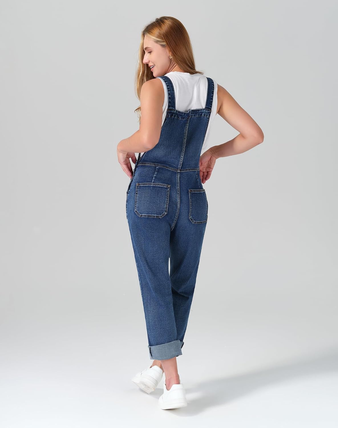 Detalle de roswear Women's Stretch Denim Overalls with Adjustable Straps and Utility Pockets