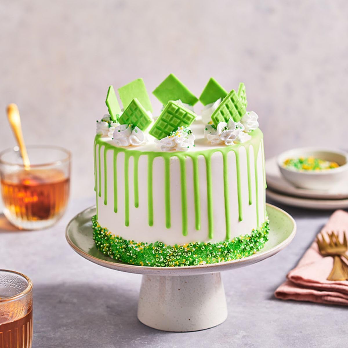 Detalle 2 de FunCakes Cake Drip Spring Green (Grün) – glänzender Topping-Drip für Tropfkuchen, 180 g