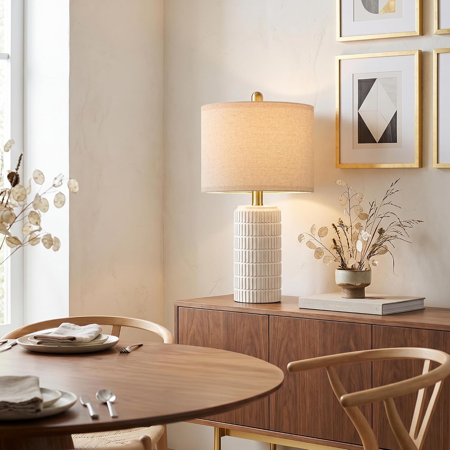Detalle 2 de PoKat Ceramic Table Lamp, 21-inch