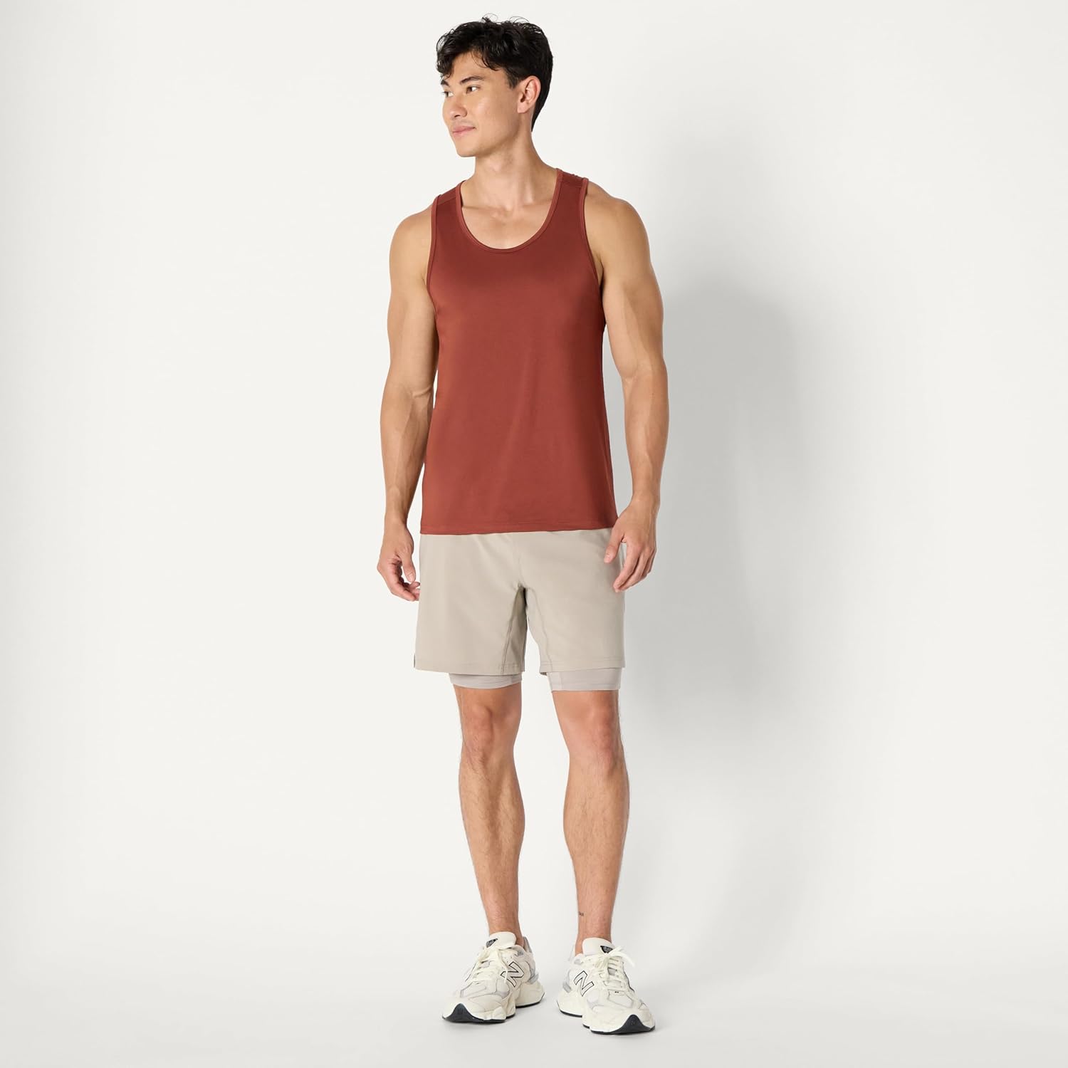 Thumbnail 4 de Amazon Essentials Men's Active Quick Dry Tech Stretch Lightweight Gym Tank Top
