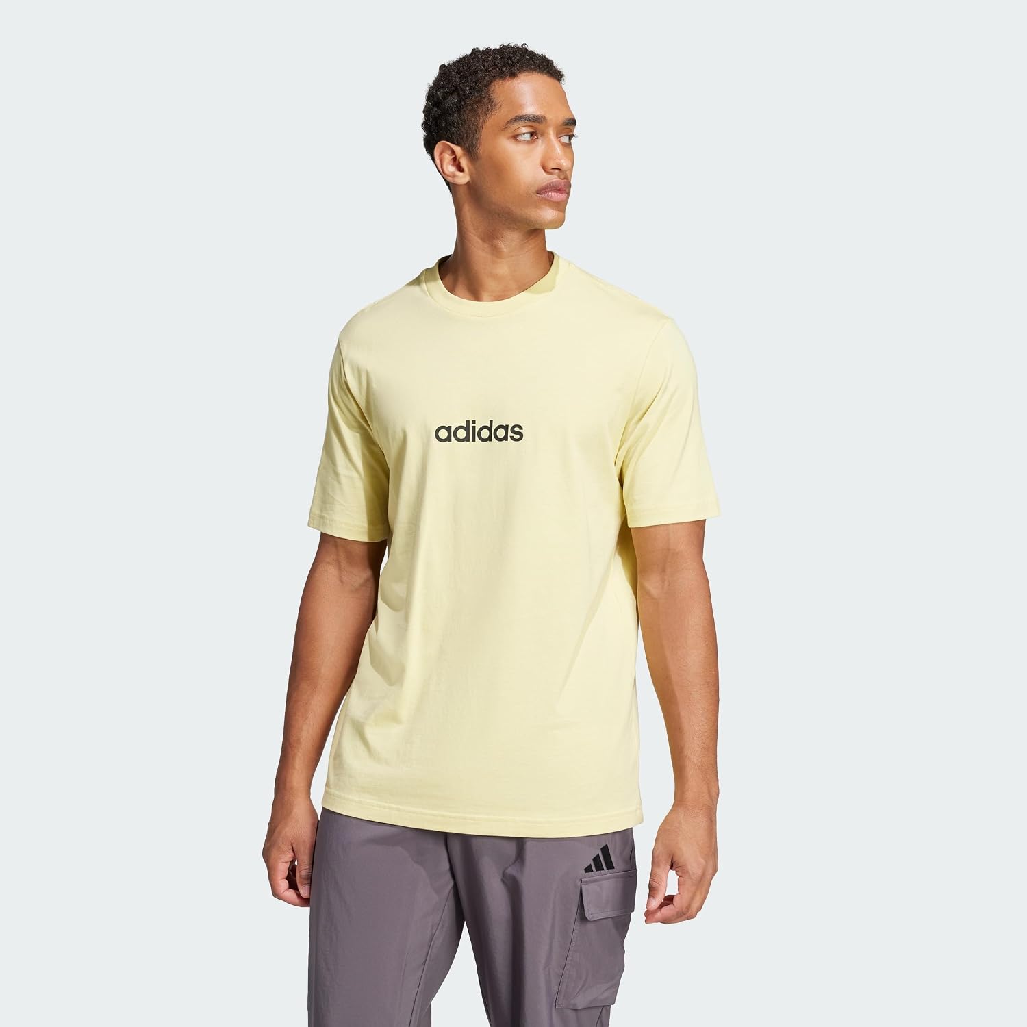 Detalle 2 de adidas Men's Essentials Linear Single Jersey Shirt (Black/White) - XXL
