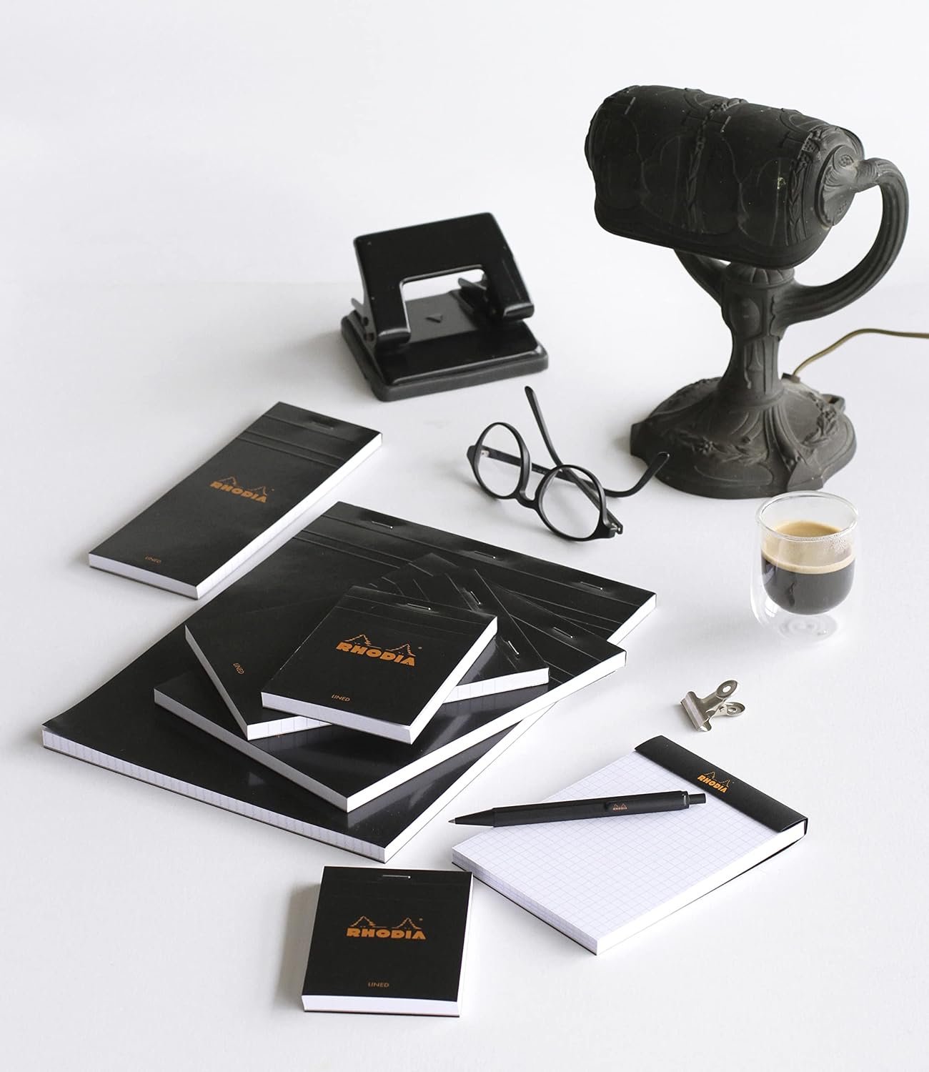 Detalle de RHODIA 182009Cpack – Bloc-notes agrafé N°18, A4 noir, 5 blocs, papier Clairefontaine 80 g/m²