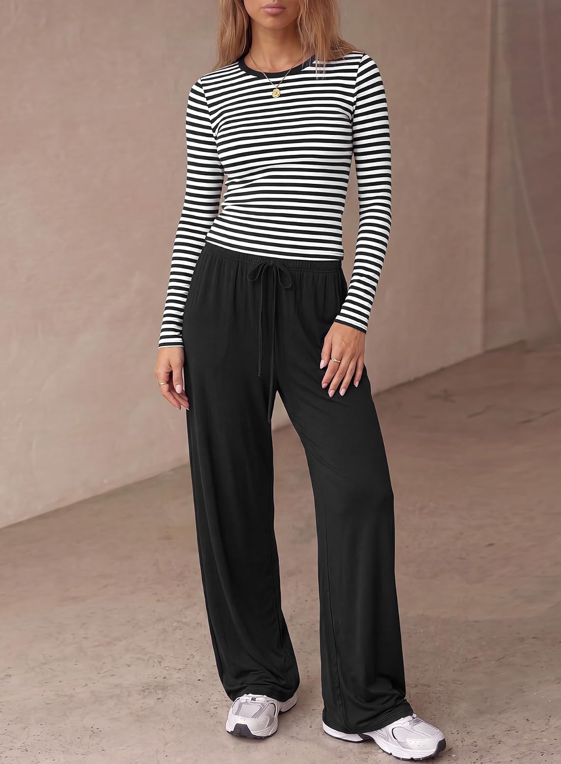 Detalle de Darong Women's Lounge Set in Rayon Blend