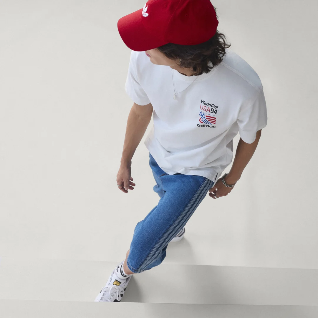 Thumbnail 2 de Camiseta estampada Adidas blanca: estilo cómodo para el día a día