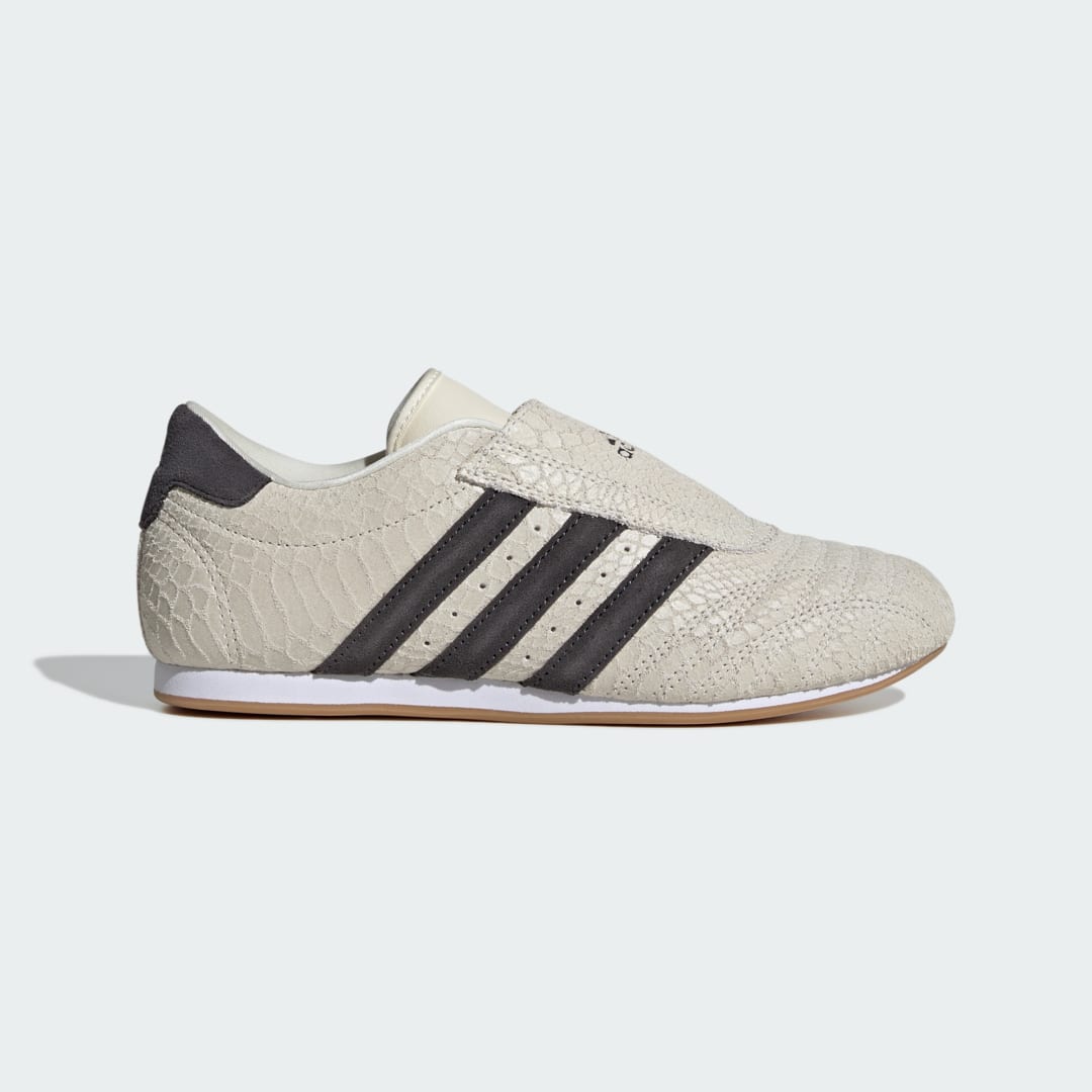 Detalle de ZAPATILLA Adidas Taekwondo: equilibrio entre comodidad y propósito deportivo