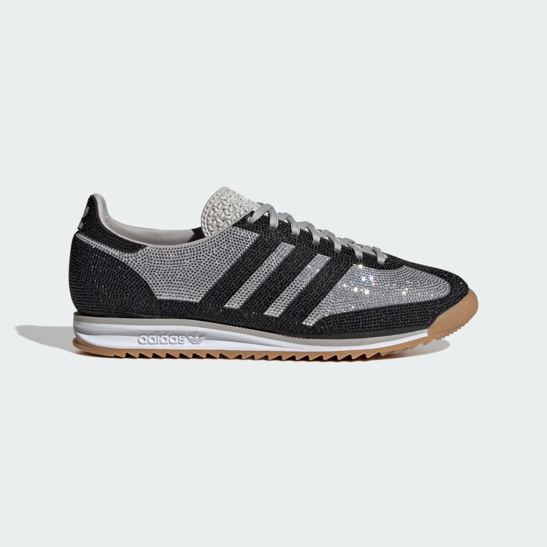 Detalle de ZAPATILLA SL 72 OG de Adidas: versatilidad en gris para uso diario