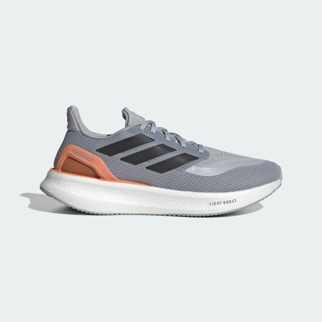 Detalle de adidas Pureboost 5, zapatilla de running gris