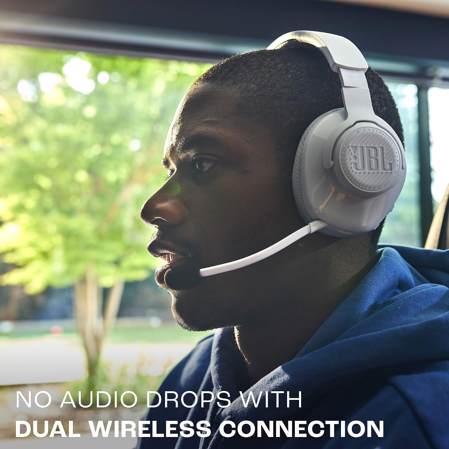 Detalle de JBL Quantum360 Kabelloses Over-Ear Gaming-Headset – 2,4 GHz/Bluetooth, 22h, Multi-Plattform-Kompatibilität, abnehmbares Mikrofon