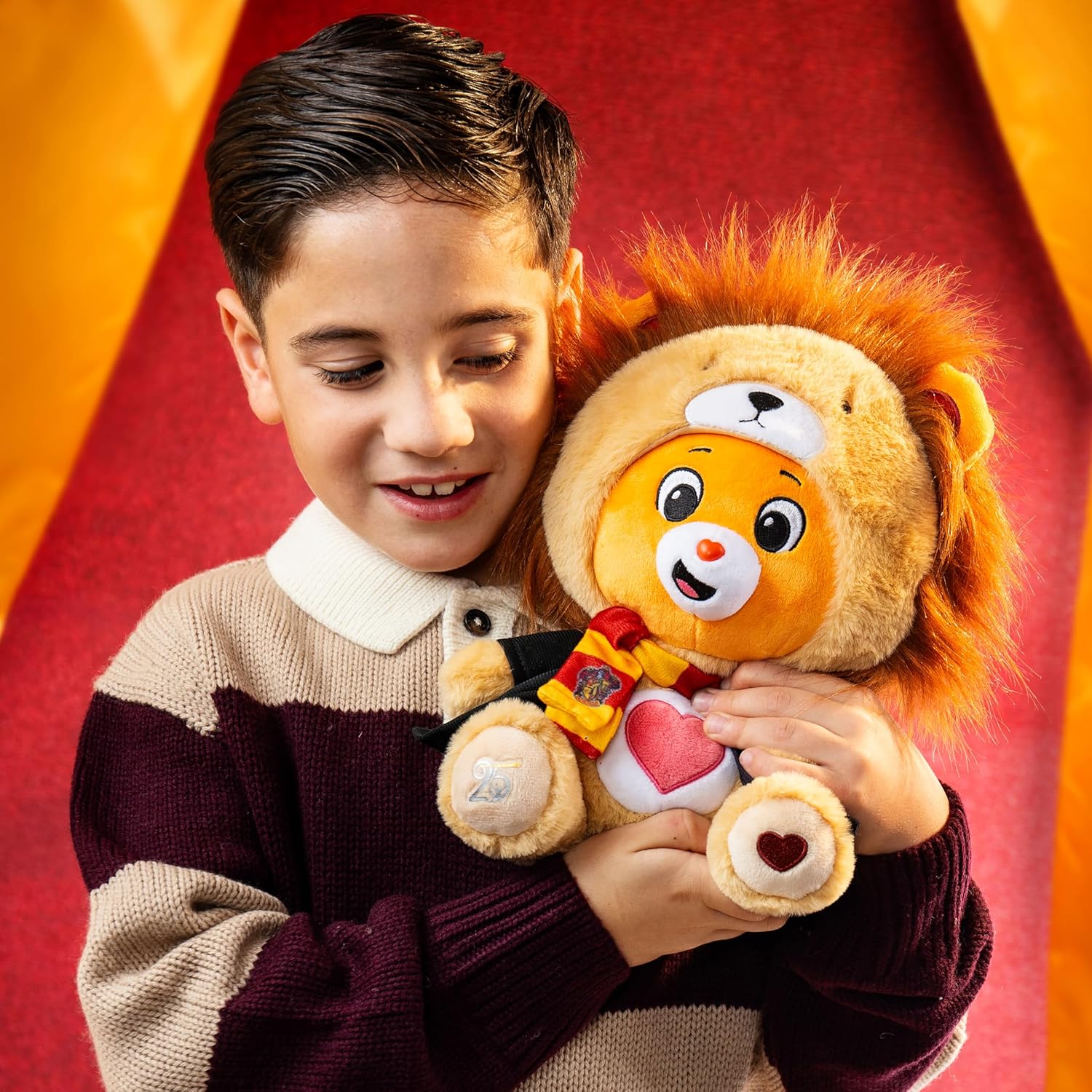 Thumbnail 3 de Care Bears x Harry Potter Gryffindor Tenderheart Bear 30cm Hoodie Plush – red & gold, Hogwarts House collectible