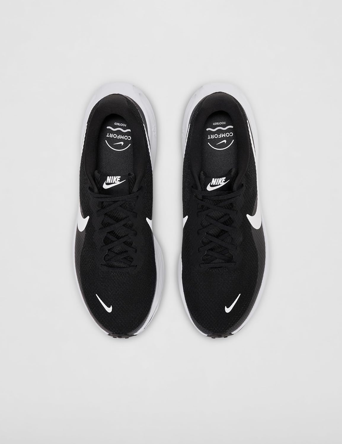 Detalle de NIKE Men's Revolution 8Sneaker: comfort daily e leggerezza per ogni occasione