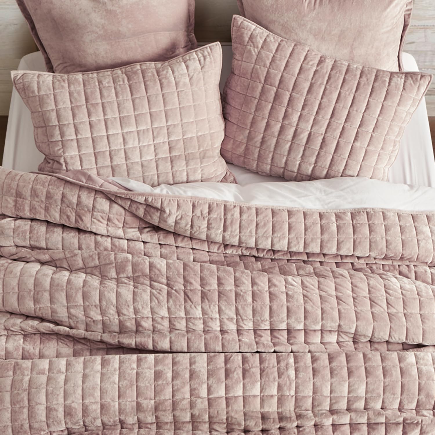 Thumbnail 1 de RECYCO Luxury Velvet Quilt Twin/Twin XL Bedding Set - Rose Pink