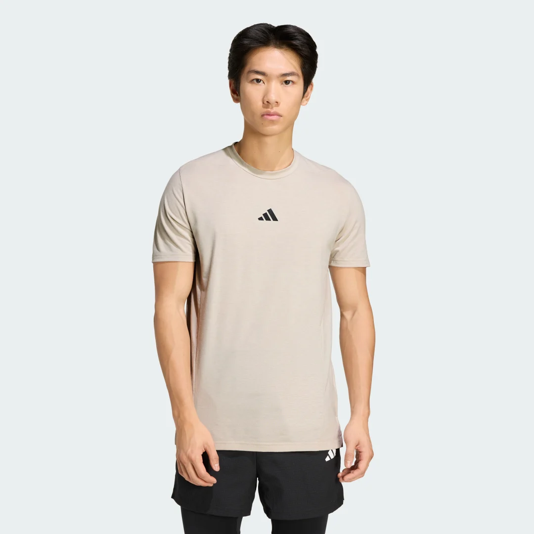 Detalle de Camiseta Designed for Training Workout de Adidas – Beige