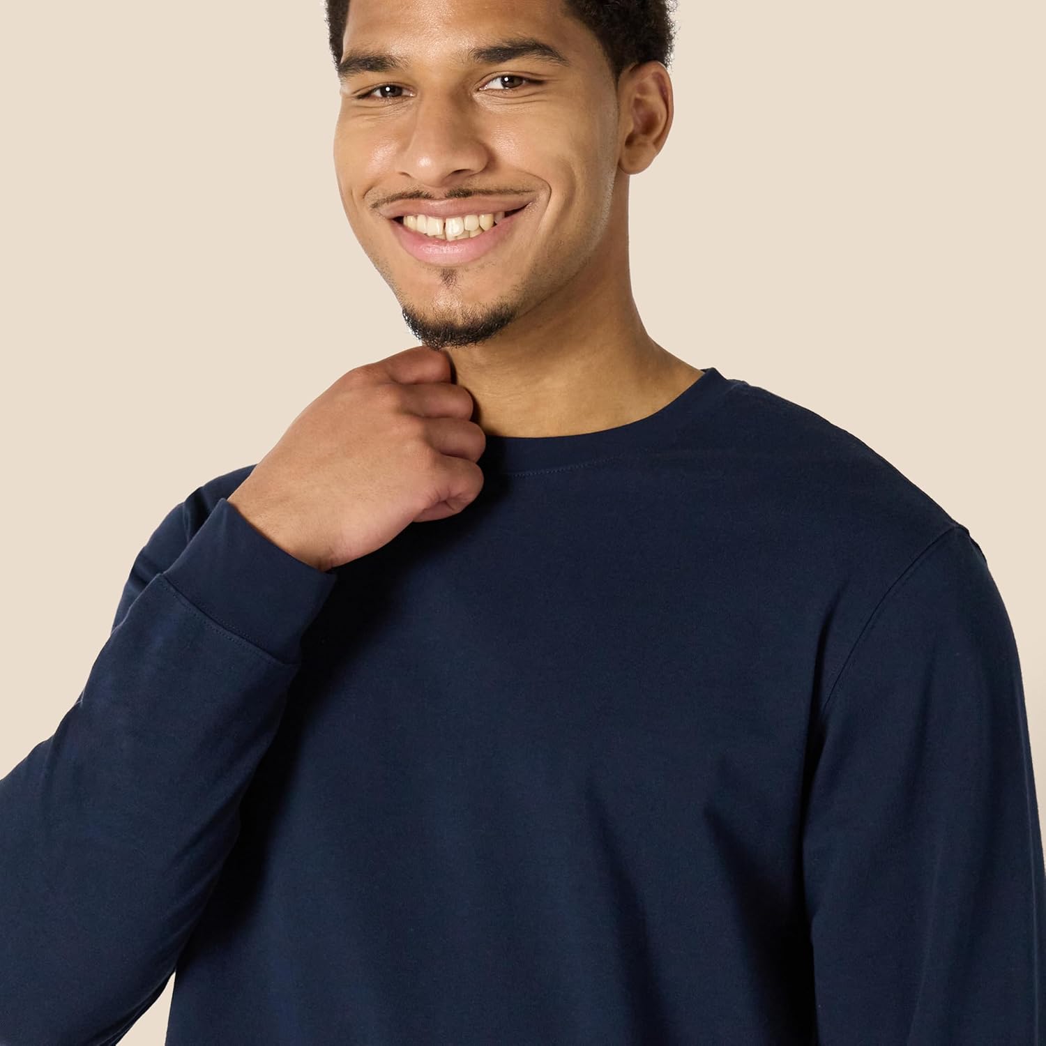 Thumbnail 3 de Amazon Essentials Men’s Heavyweight Relaxed-Fit Long-Sleeved T-Shirt in Navy (XXL)