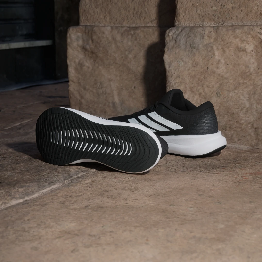 Detalle de Zapatilla ANCHA RUNFALCON 6 de Adidas — comodidad para pies amplios