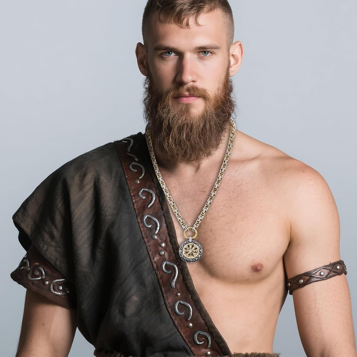 Detalle de JewelryWe Wikinger Halskette für Herren – Edelstahl-Königskette mit Vegvisir Anhänger