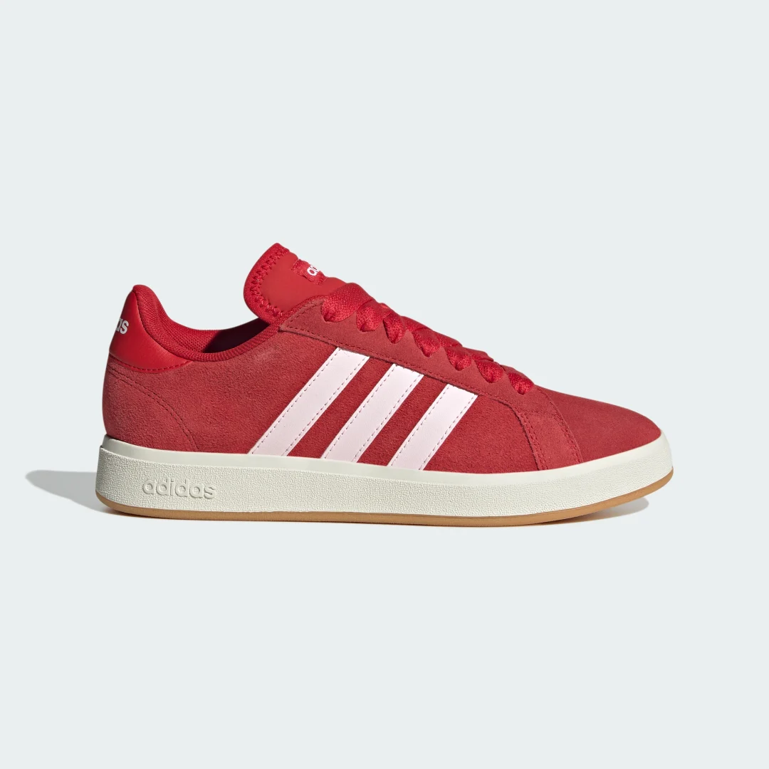 Detalle de Adidas Grand Court Base 00s Rojo: estilo clásico para el día a día