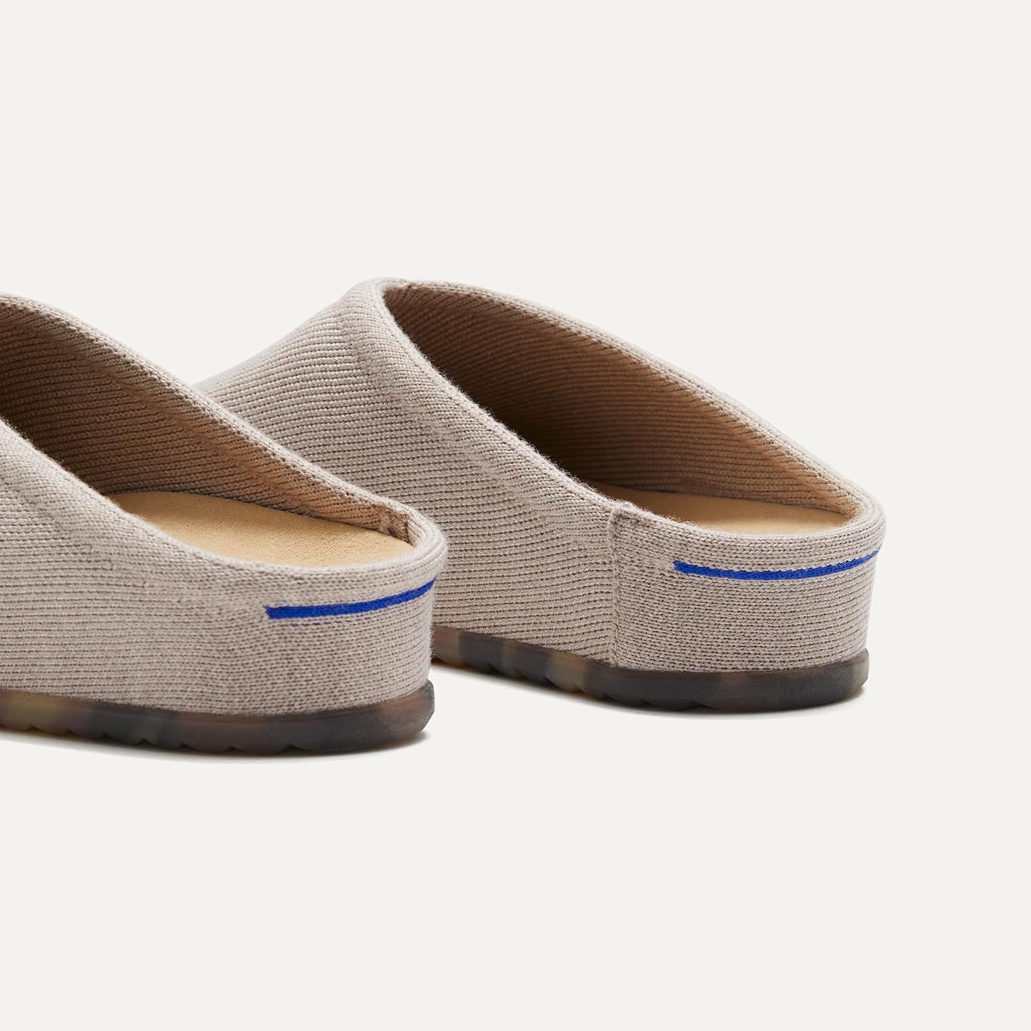 Detalle 2 de Rothy's Casual Clog in Merino Wool Blend