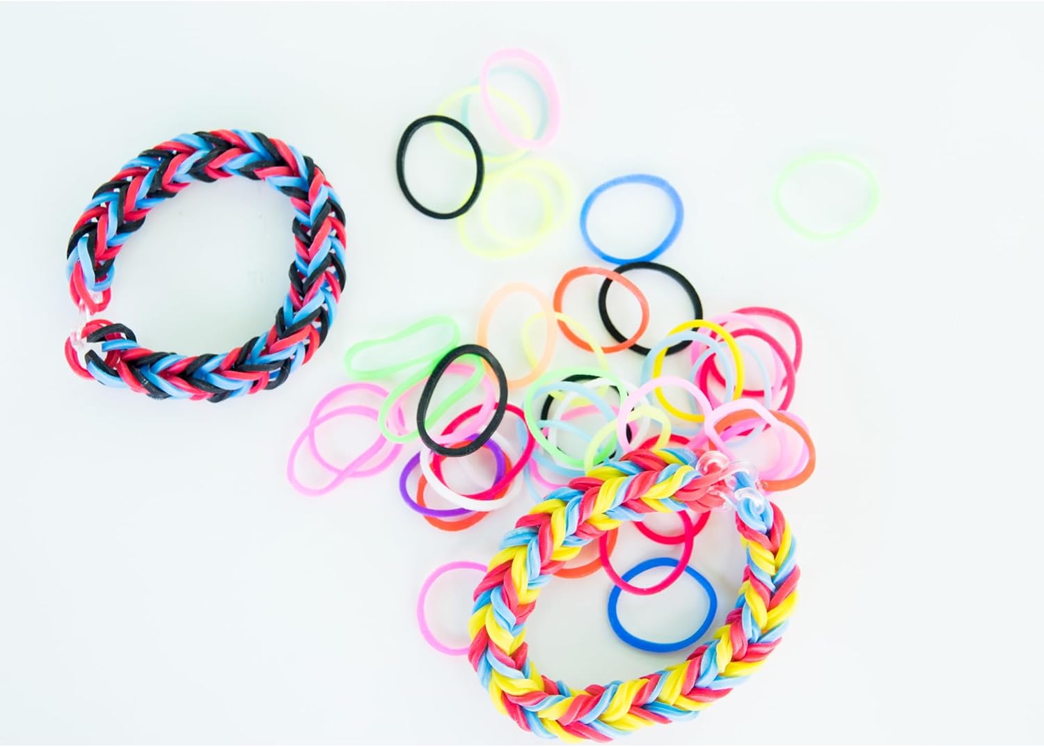Thumbnail 2 de JIYAKO 11000+ Rubber Band Bracelet Kit (28 Colors) with Loom, Clips, Beads, Charms & Storage Case